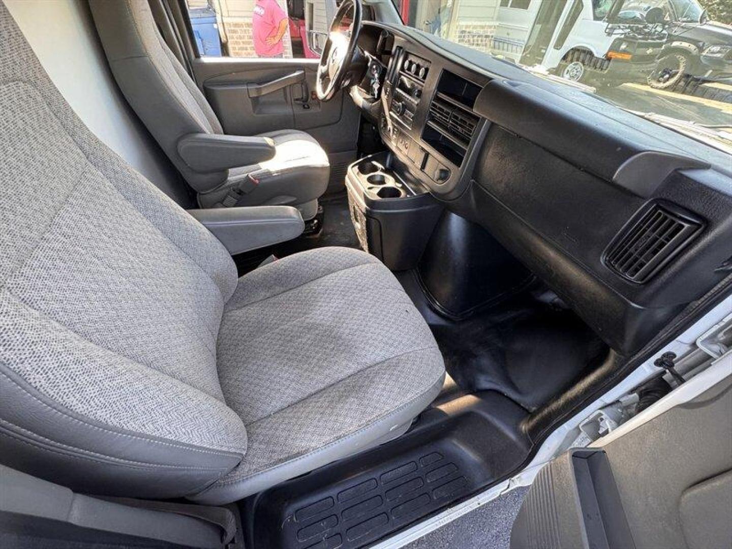 2017 White Chevrolet Express Work Van Cutaway (1GB0GSFG9H1) with an Vortec 6.0L Flex Fuel V8 342hp 373ft. lbs. engine, Automatic transmission, located at 25355 Eames Street, Channahon, IL, 60410, (815) 467-1807, 41.429108, -88.228432 - ** UNICELL 14 FOOT BOX WITH SIDE DOOR. ** The 2017 Chevrolet Express 3500 is a reliable and versatile full-size cargo van designed to meet your business needs. Powered by a robust Vortec 6.0L Flex Fuel V8 engine producing 342 horsepower and 373 lb-ft of torque, this vehicle offers the performance an - Photo#13