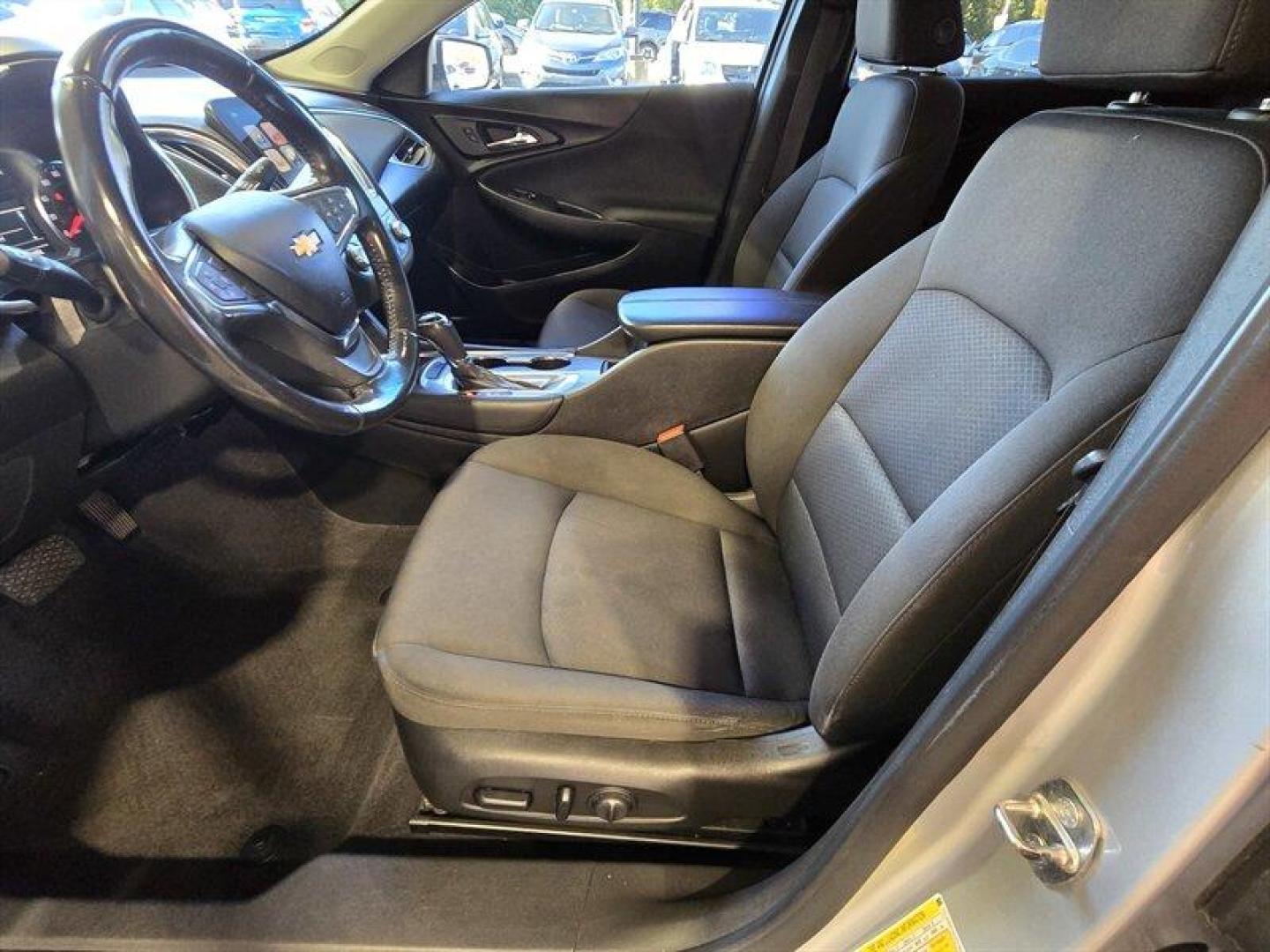 2018 Silver Ice Metallic Chevrolet Malibu LT (1G1ZD5STXJF) with an 1.5 engine, Automatic transmission, located at 25355 Eames Street, Channahon, IL, 60410, (815) 467-1807, 41.429108, -88.228432 - Photo#9