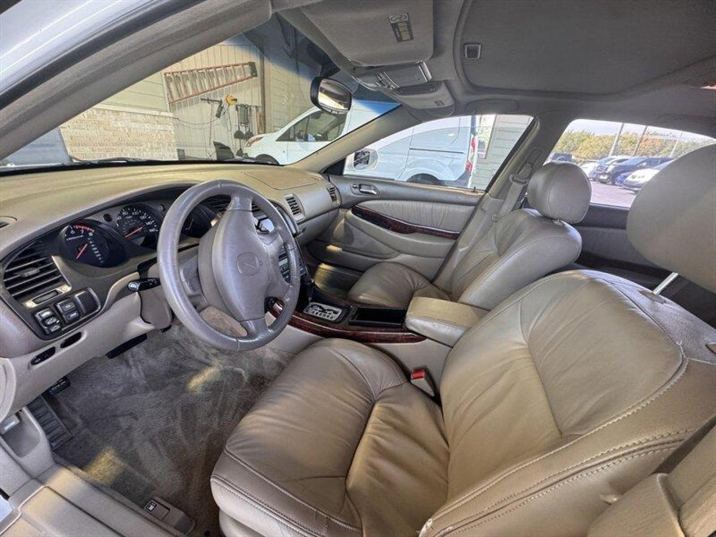 2000 White Diamond Pearl Acura TL Navigation Navigation (19UUA5673YA) with an 3L NA V6 single overhead cam (SOHC) 24V engine, Automatic transmission, located at 25355 Eames Street, Channahon, IL, 60410, (815) 467-1807, 41.429108, -88.228432 - This 2000 Acura TL 3.2 is an absolute powerhouse on the road! Under the hood, you'll find a robust 3L NA V6 single overhead cam (SOHC) 24V engine that delivers a thrilling driving experience every time you hit the gas. With its sleek Taffeta White exterior and luxurious Parchment interior, this car - Photo#10
