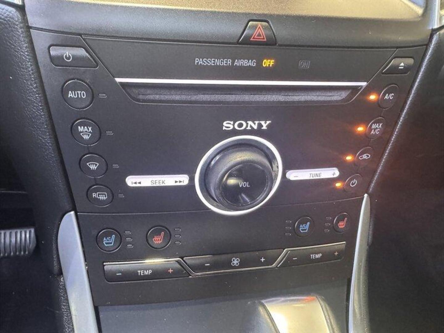 2015 White Platinum Metallic Tri-Coat Ford Edge Titanium (2FMTK4K8XFB) with an 3.5L V6 280hp 250ft. lbs. engine, Automatic transmission, located at 25355 Eames Street, Channahon, IL, 60410, (815) 467-1807, 41.429108, -88.228432 - Introducing the sophisticated 2015 Ford Edge Titanium, a remarkable SUV that seamlessly combines power and elegance. Equipped with a robust 3.5L V6 engine delivering 280hp and 250ft. lbs. of torque, this vehicle offers a dynamic driving experience. The factory default features of this Ford Edge Tit - Photo#21