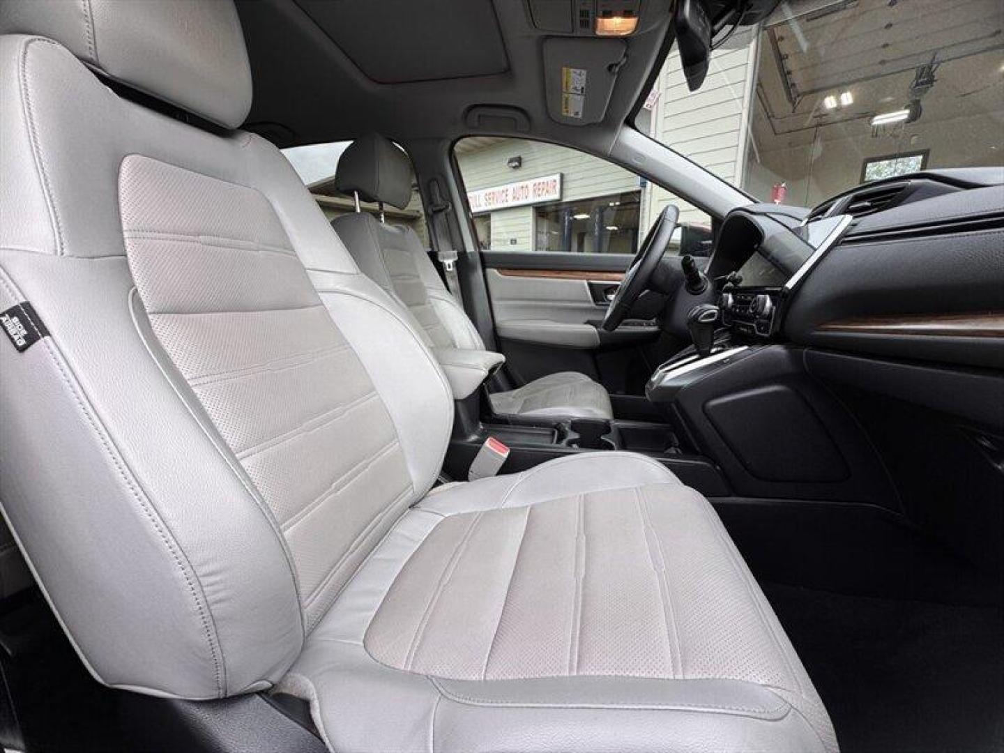 2017 Lunar Silver Metallic Honda CR-V Touring (5J6RW2H92HL) with an 1.5L Turbo I4 190hp 179ft. lbs. engine, Automatic transmission, located at 25355 Eames Street, Channahon, IL, 60410, (815) 467-1807, 41.429108, -88.228432 - Introducing the sleek and stylish 2017 Honda CR-V Touring in Lunar Silver Metallic with a luxurious Black interior! This beauty is powered by a 1.5L Turbo I4 engine, delivering a peppy 190hp and 179ft. lbs. of torque for an exhilarating drive every time. Step inside this top-of-the-line CR-V and yo - Photo#15