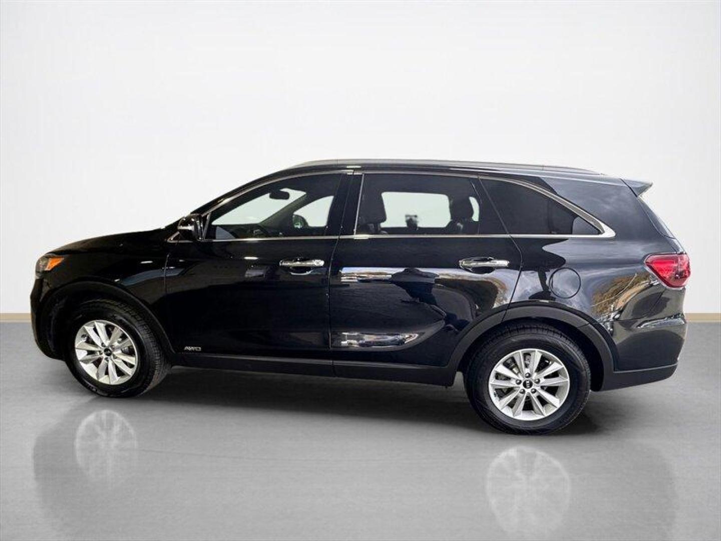 2020 Ebony Black Kia Sorento LX (5XYPGDA37LG) with an 2.4L I4 185hp 178ft. lbs. engine, Automatic transmission, located at 25355 Eames Street, Channahon, IL, 60410, (815) 467-1807, 41.429108, -88.228432 - Introducing the 2020 Kia Sorento LX a perfect blend of style, comfort, and practicality! This versatile SUV is designed to enhance your driving experience, whether you're commuting to work, running errands, or heading out on a weekend adventure. Under the hood, the Sorento LX is powered by a robus - Photo#6