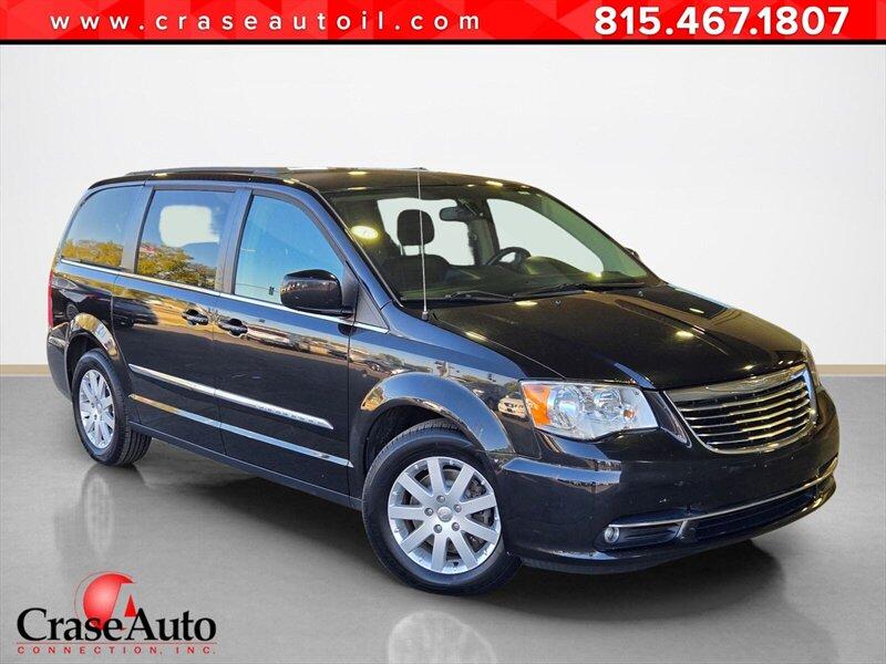 photo of 2016 Chrysler Town  and  Country Touring 