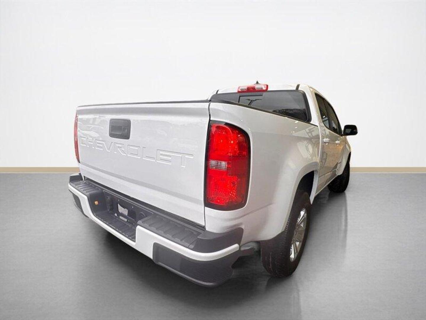 2022 Summit White Chevrolet Colorado LT (1GCGSCEA1N1) with an 2.5L I4 200hp 191ft. lbs. engine, Automatic transmission, located at 25355 Eames Street, Channahon, IL, 60410, (815) 467-1807, 41.429108, -88.228432 - Unleash the power of adventure with the 2022 Chevrolet Colorado LT, a midsize pickup that combines rugged capability with modern comfort. Under the hood, this beast is driven by a robust 2.5L I4 engine, delivering a fierce 200 horsepower and an impressive 191 ft-lbs of torque. Whether you're conquer - Photo#3