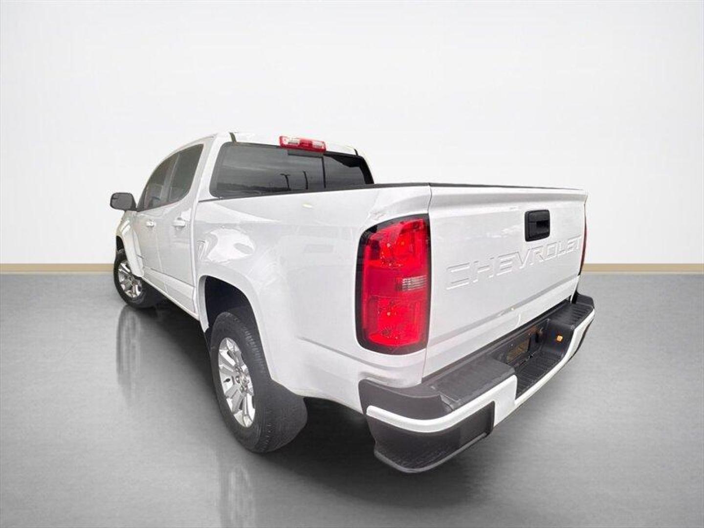 2022 Summit White Chevrolet Colorado LT (1GCGSCEA1N1) with an 2.5L I4 200hp 191ft. lbs. engine, Automatic transmission, located at 25355 Eames Street, Channahon, IL, 60410, (815) 467-1807, 41.429108, -88.228432 - Unleash the power of adventure with the 2022 Chevrolet Colorado LT, a midsize pickup that combines rugged capability with modern comfort. Under the hood, this beast is driven by a robust 2.5L I4 engine, delivering a fierce 200 horsepower and an impressive 191 ft-lbs of torque. Whether you're conquer - Photo#5