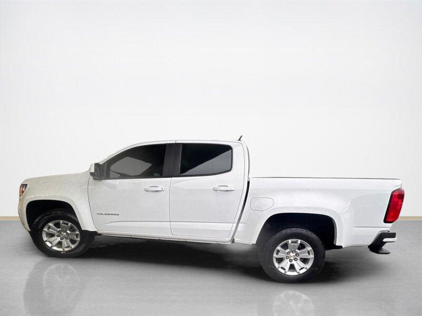 2022 Summit White Chevrolet Colorado LT (1GCGSCEA1N1) with an 2.5L I4 200hp 191ft. lbs. engine, Automatic transmission, located at 25355 Eames Street, Channahon, IL, 60410, (815) 467-1807, 41.429108, -88.228432 - Unleash the power of adventure with the 2022 Chevrolet Colorado LT, a midsize pickup that combines rugged capability with modern comfort. Under the hood, this beast is driven by a robust 2.5L I4 engine, delivering a fierce 200 horsepower and an impressive 191 ft-lbs of torque. Whether you're conquer - Photo#6