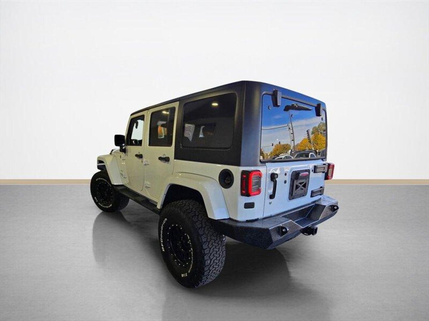2017 Bright White Clear Coat Jeep Wrangler Unlimited Sahara (1C4BJWEG7HL) with an 3.6L V6 285hp 260ft. lbs. engine, Automatic transmission, located at 25355 Eames Street, Channahon, IL, 60410, (815) 467-1807, 41.429108, -88.228432 - **2017 Jeep Wrangler Unlimited Sahara: A Masterpiece of Adventure Awaits!** Prepare to embark on your next grand escapade with the 2017 Jeep Wrangler Unlimited Sahara, an iconic symbol of rugged capability and unyielding spirit. Dressed in a striking Bright White Clear Coat, this exceptional SUV co - Photo#5