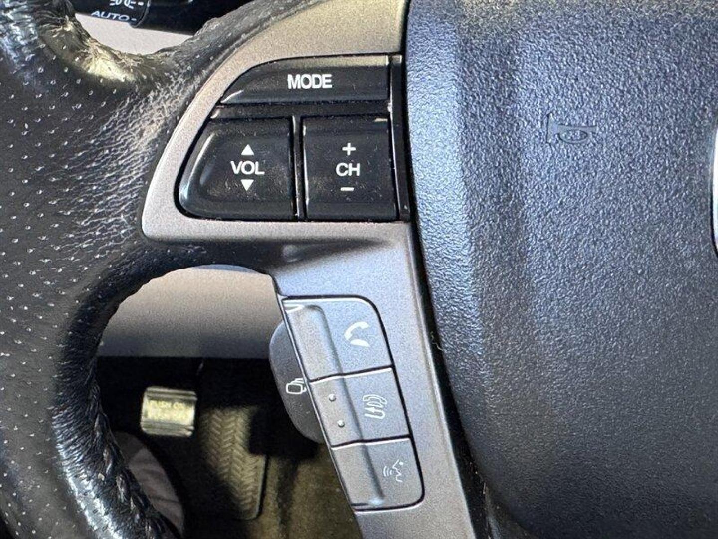 2014 Obsidian Blue Pearl Honda Odyssey EX-L (5FNRL5H66EB) with an 3.5L V6 248hp 250ft. lbs. engine, Automatic transmission, located at 25355 Eames Street, Channahon, IL, 60410, (815) 467-1807, 41.429108, -88.228432 - Introducing the 2014 Honda Odyssey EX-L the ultimate family-friendly minivan that combines comfort, style, and reliability! Dressed in a stunning Crystal Black Pearl exterior, this Odyssey stands out with its sleek and modern design, making every drive a stylish affair. Under the hood, you'll find - Photo#28