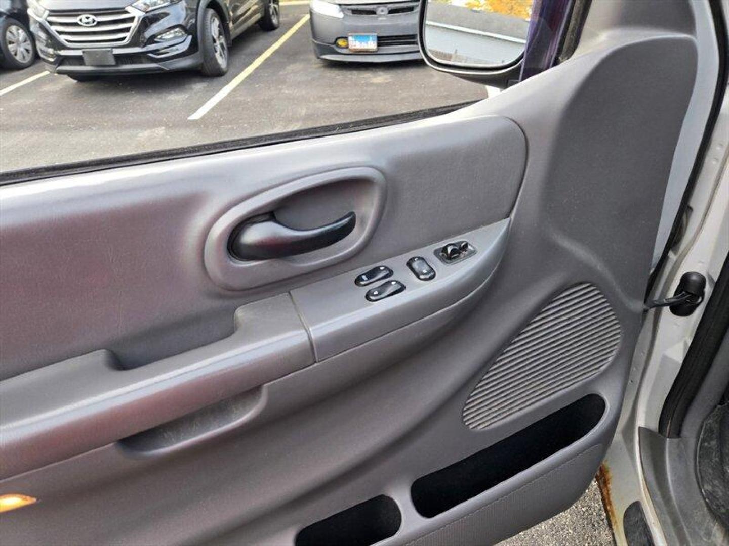 2000 Chestnut Clear Coat Metallic Ford F-150 XLT (1FTRX17L5YN) with an Triton 5.4L V8 260hp 350ft. lbs. engine, Automatic transmission, located at 25355 Eames Street, Channahon, IL, 60410, (815) 467-1807, 41.429108, -88.228432 - ** LOCAL TRADE IN, WHOLESALE AS-IS SPECIAL. HAS RUST BUT RUNS WELL. ** Discover the 2000 Ford F-150 XLT, a reliable and versatile pickup truck that has stood the test of time. Powered by a robust Triton 5.4L V8 engine, this vehicle generates an impressive 260 horsepower and 350 ft-lbs of torque, ma - Photo#10