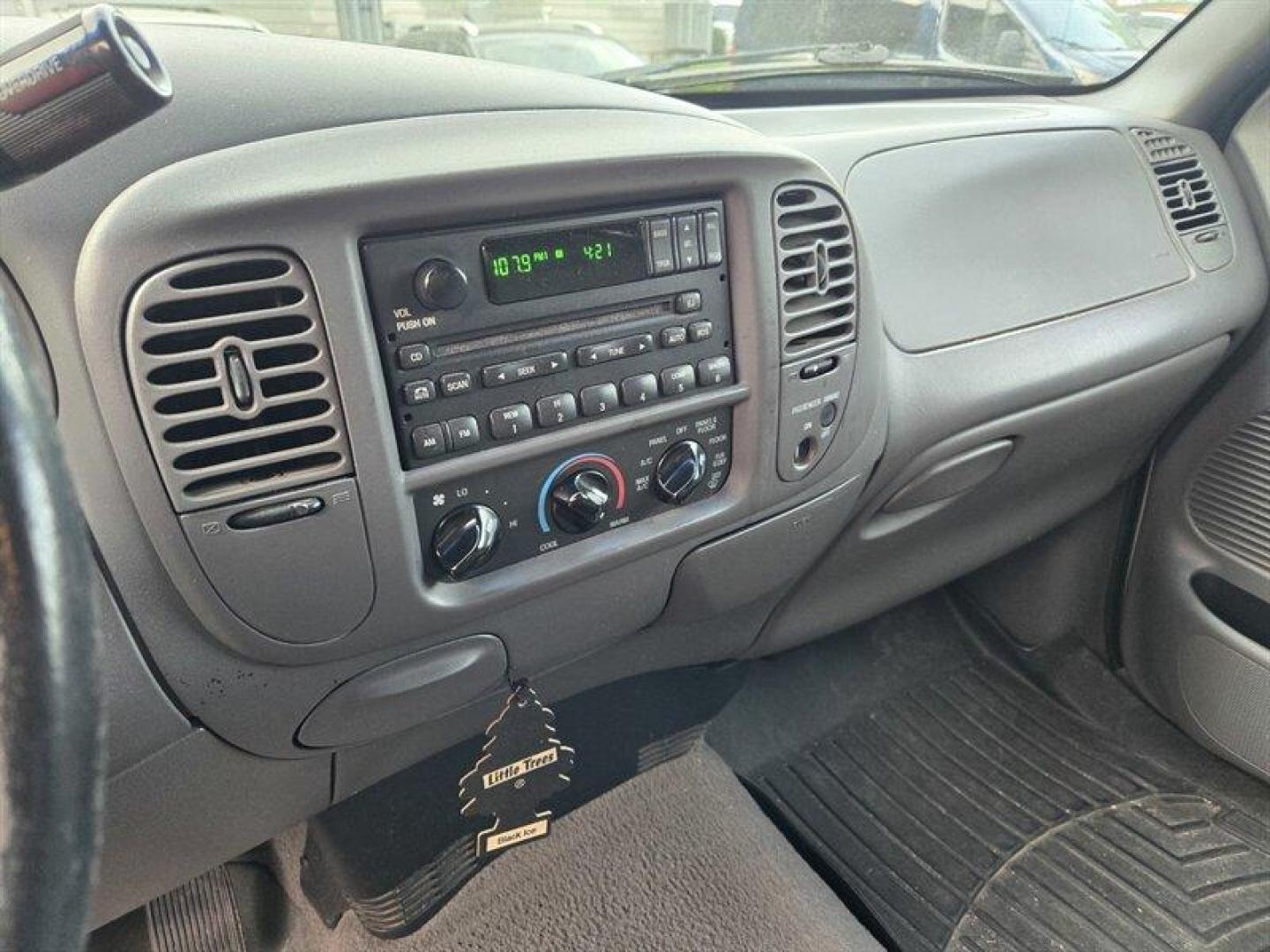2000 Chestnut Clear Coat Metallic Ford F-150 XLT (1FTRX17L5YN) with an Triton 5.4L V8 260hp 350ft. lbs. engine, Automatic transmission, located at 25355 Eames Street, Channahon, IL, 60410, (815) 467-1807, 41.429108, -88.228432 - ** LOCAL TRADE IN, WHOLESALE AS-IS SPECIAL. HAS RUST BUT RUNS WELL. ** Discover the 2000 Ford F-150 XLT, a reliable and versatile pickup truck that has stood the test of time. Powered by a robust Triton 5.4L V8 engine, this vehicle generates an impressive 260 horsepower and 350 ft-lbs of torque, ma - Photo#11
