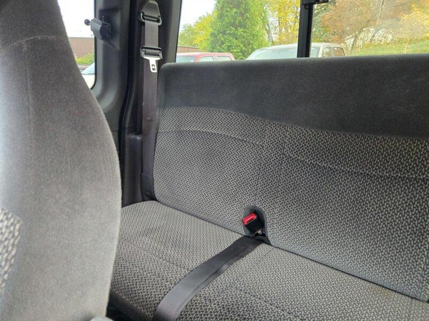 2000 Chestnut Clear Coat Metallic Ford F-150 XLT (1FTRX17L5YN) with an Triton 5.4L V8 260hp 350ft. lbs. engine, Automatic transmission, located at 25355 Eames Street, Channahon, IL, 60410, (815) 467-1807, 41.429108, -88.228432 - ** LOCAL TRADE IN, WHOLESALE AS-IS SPECIAL. HAS RUST BUT RUNS WELL. ** Discover the 2000 Ford F-150 XLT, a reliable and versatile pickup truck that has stood the test of time. Powered by a robust Triton 5.4L V8 engine, this vehicle generates an impressive 260 horsepower and 350 ft-lbs of torque, ma - Photo#12