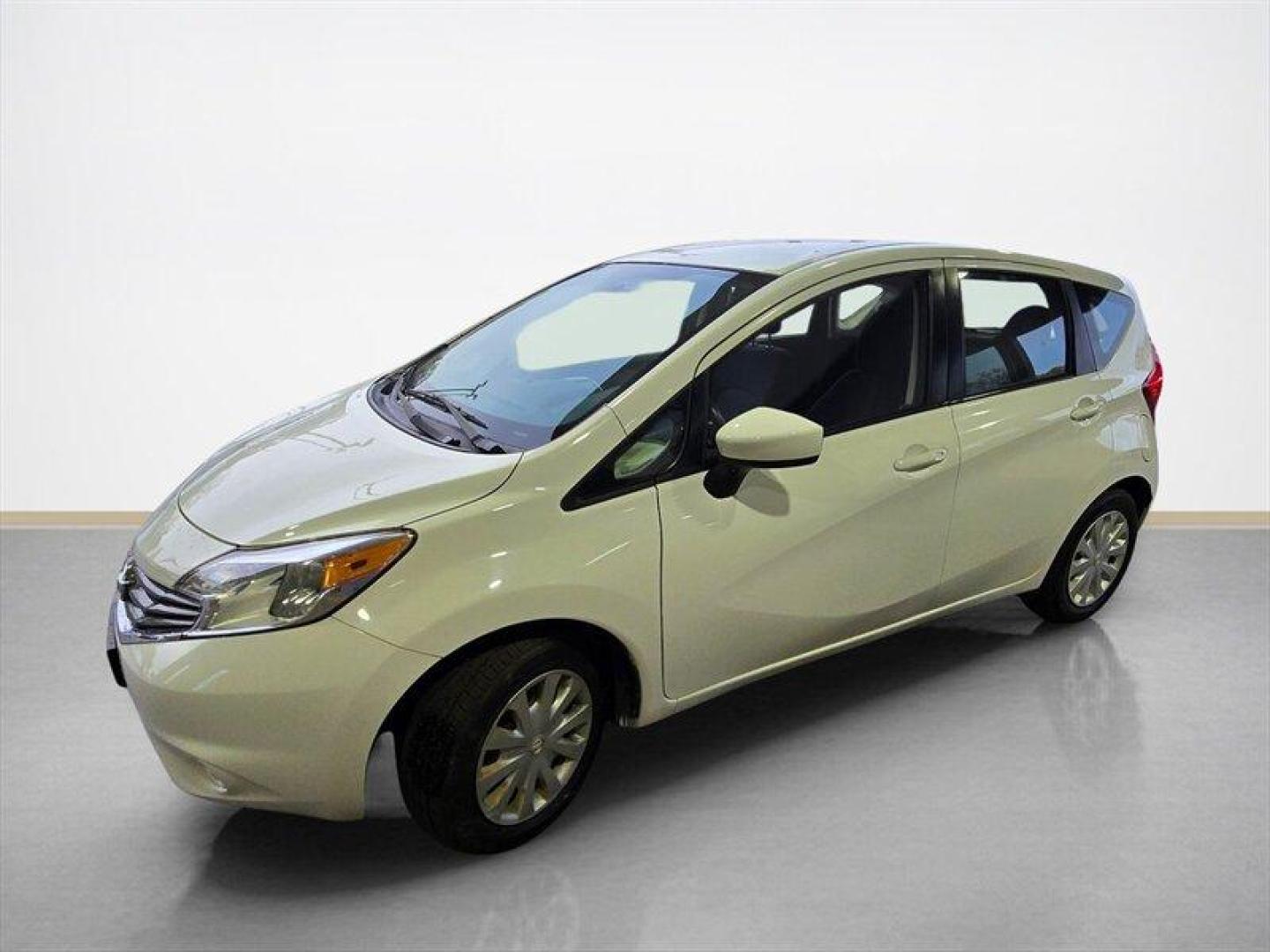 2016 Fresh Powder Nissan Versa Note SV (3N1CE2CP1GL) with an 1.6L I4 109hp 107ft. lbs. engine, Automatic transmission, located at 25355 Eames Street, Channahon, IL, 60410, (815) 467-1807, 41.429108, -88.228432 - Introducing the 2016 Nissan Versa Note S, an efficient and versatile hatchback that combines practicality with a spirited driving experience. This model is powered by a peppy 1.6L I4 engine, delivering 109 horsepower and 107 lb-ft of torque, making it an ideal choice for both city commutes and highw - Photo#7