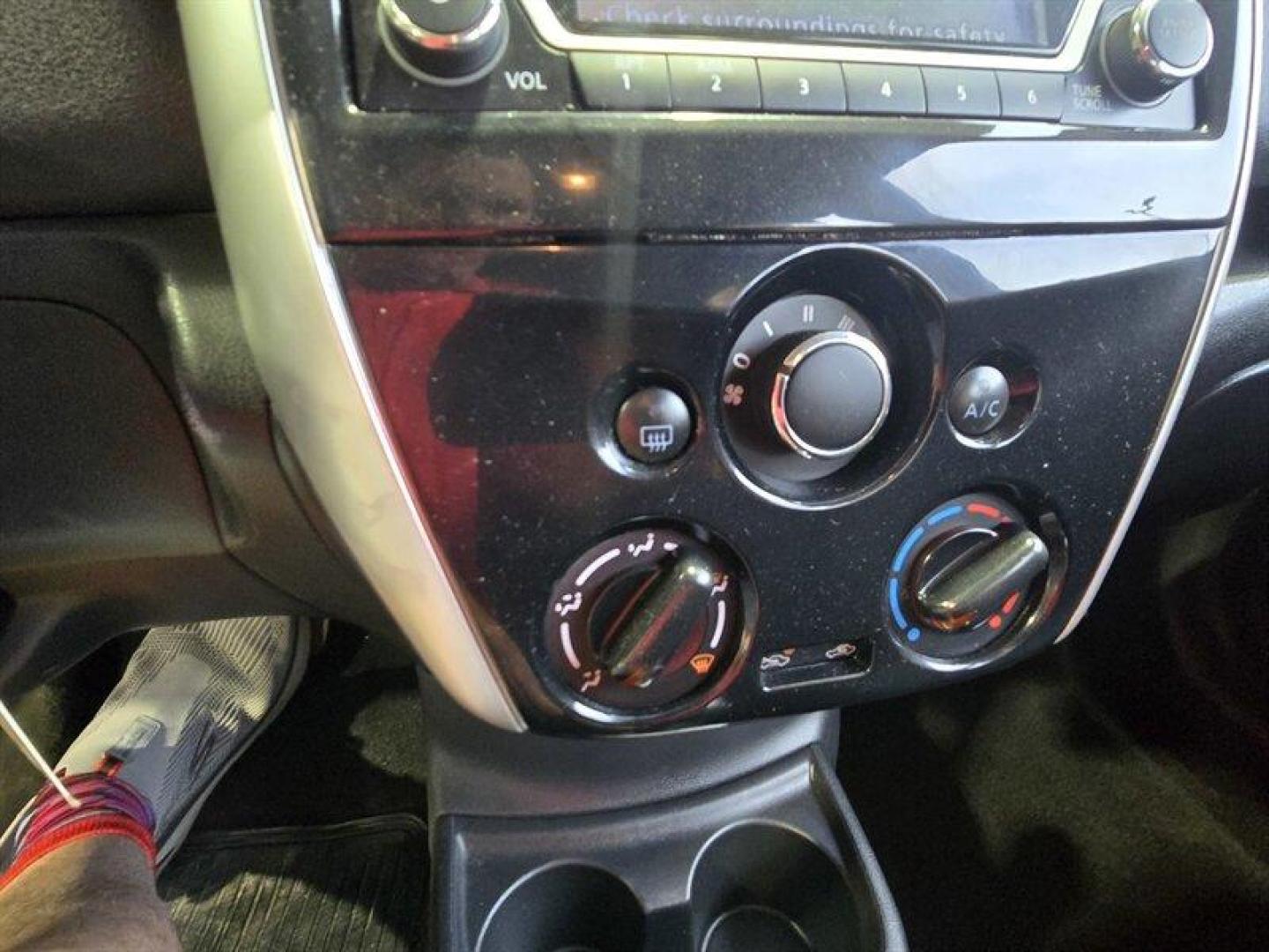 2016 Fresh Powder Nissan Versa Note SV (3N1CE2CP1GL) with an 1.6L I4 109hp 107ft. lbs. engine, Automatic transmission, located at 25355 Eames Street, Channahon, IL, 60410, (815) 467-1807, 41.429108, -88.228432 - Introducing the 2016 Nissan Versa Note S, an efficient and versatile hatchback that combines practicality with a spirited driving experience. This model is powered by a peppy 1.6L I4 engine, delivering 109 horsepower and 107 lb-ft of torque, making it an ideal choice for both city commutes and highw - Photo#17