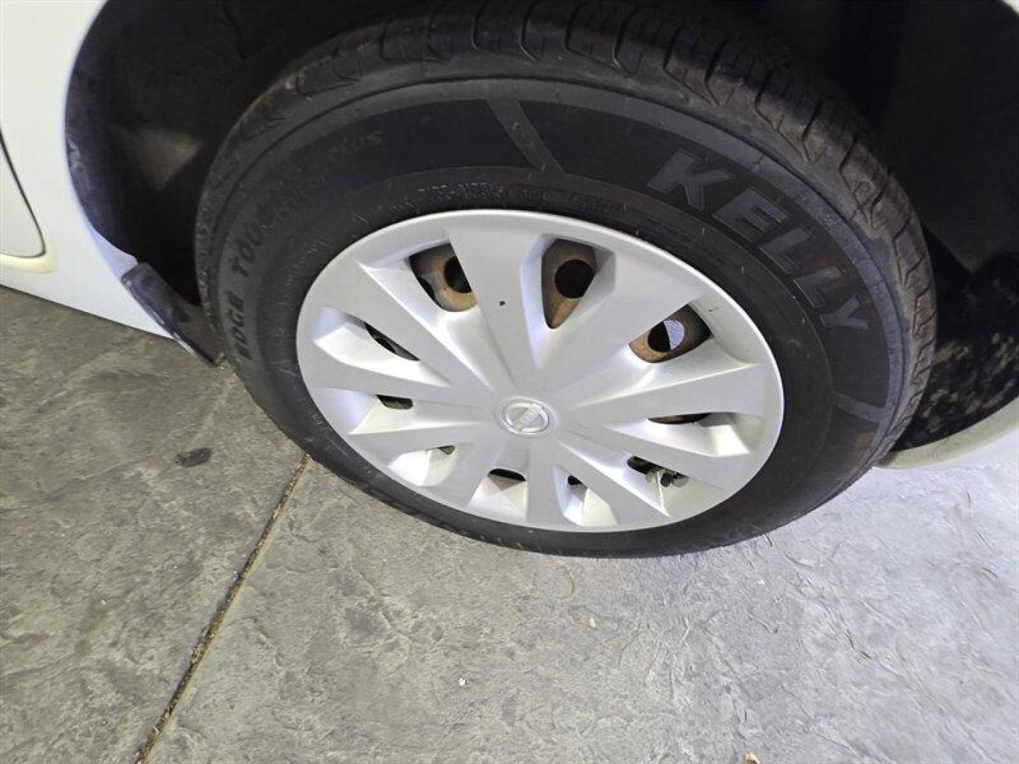 2016 Fresh Powder Nissan Versa Note SV (3N1CE2CP1GL) with an 1.6L I4 109hp 107ft. lbs. engine, Automatic transmission, located at 25355 Eames Street, Channahon, IL, 60410, (815) 467-1807, 41.429108, -88.228432 - Introducing the 2016 Nissan Versa Note S, an efficient and versatile hatchback that combines practicality with a spirited driving experience. This model is powered by a peppy 1.6L I4 engine, delivering 109 horsepower and 107 lb-ft of torque, making it an ideal choice for both city commutes and highw - Photo#23