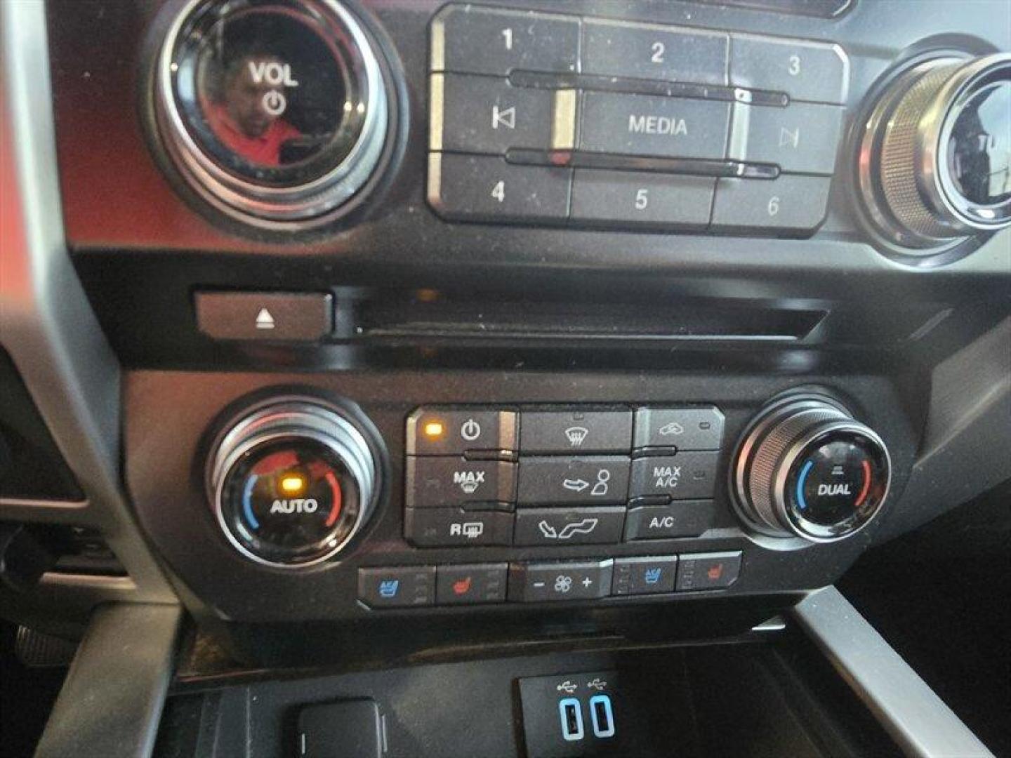 2016 White Platinum Metallic Tri-Coat Ford F-150 Platinum (1FTEW1EG3GF) with an EcoBoost 3.5L Twin Turbo V6 365hp 420ft. lbs. engine, Automatic transmission, located at 25355 Eames Street, Channahon, IL, 60410, (815) 467-1807, 41.429108, -88.228432 - Introducing the 2016 Ford F-150 Platinum, a robust and versatile pickup that combines performance with luxury. This model is powered by the EcoBoost 3.5L Twin Turbo V6 engine, delivering an impressive 365 horsepower and 420 lb-ft of torque, making it well-suited for both work and play. With its stro - Photo#19