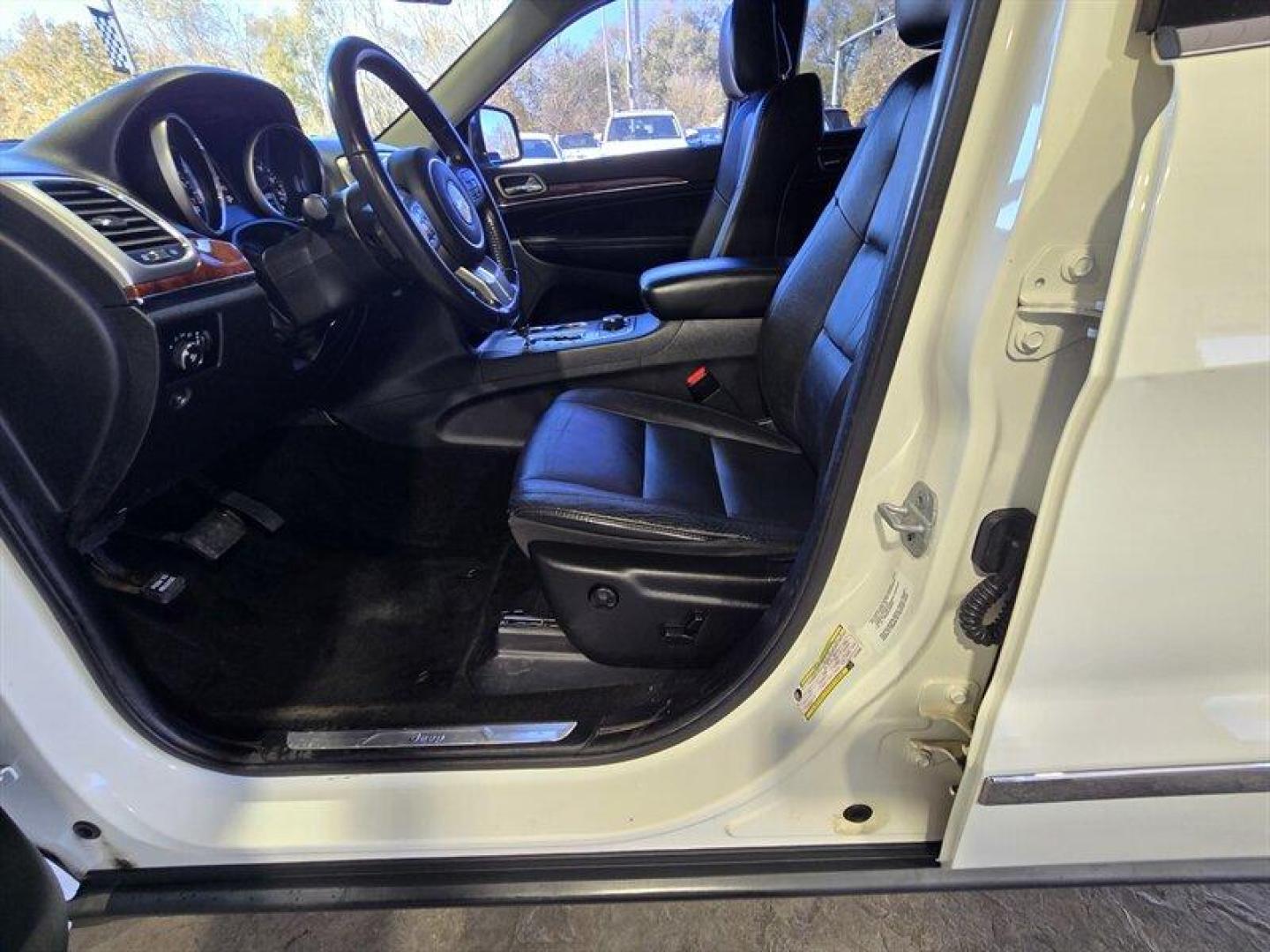 2012 Stone White Clear Coat Jeep Grand Cherokee Limited (1C4RJFBG1CC) with an 3.6L V6 290hp 260ft. lbs. engine, Automatic transmission, located at 25355 Eames Street, Channahon, IL, 60410, (815) 467-1807, 41.429108, -88.228432 - Introducing the 2012 Jeep Grand Cherokee Limited, a versatile SUV that combines rugged capability with refined comfort. This model is powered by a robust 3.6L V6 engine, delivering an impressive 290 horsepower and 260 lb-ft of torque, ensuring a responsive driving experience whether you're navigatin - Photo#10