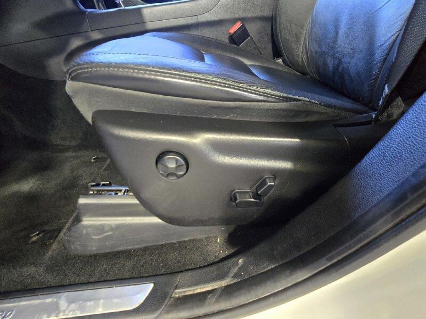 2012 Stone White Clear Coat Jeep Grand Cherokee Limited (1C4RJFBG1CC) with an 3.6L V6 290hp 260ft. lbs. engine, Automatic transmission, located at 25355 Eames Street, Channahon, IL, 60410, (815) 467-1807, 41.429108, -88.228432 - Introducing the 2012 Jeep Grand Cherokee Limited, a versatile SUV that combines rugged capability with refined comfort. This model is powered by a robust 3.6L V6 engine, delivering an impressive 290 horsepower and 260 lb-ft of torque, ensuring a responsive driving experience whether you're navigatin - Photo#11