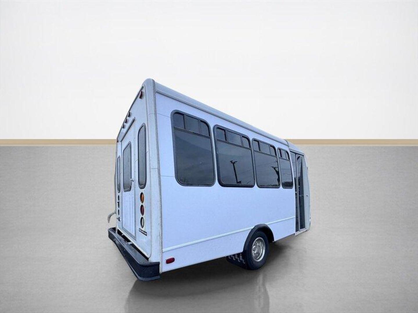 2004 White Chevrolet Express Base Cutaway (1GBJG31UX41) with an 6.0 engine, Automatic transmission, located at 25355 Eames Street, Channahon, IL, 60410, (815) 467-1807, 41.429108, -88.228432 - Introducing the 2004 Chevrolet Express 15 Passenger Bus the ultimate ride for those who love to roll deep! This beauty is powered by a robust 6.0L V8 engine, which means youll have all the muscle you need to haul your crew around town or across the country. With just under 57,000 miles on the clock - Photo#3