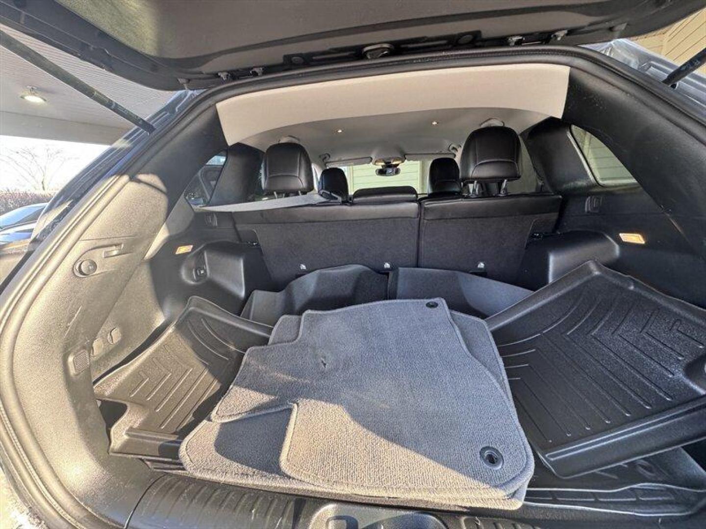 2022 Granite Crystal Metallic Clear Coat Jeep Cherokee Trailhawk (1C4PJMBX7ND) with an 3.2L V6 271hp 239ft. lbs. engine, Automatic transmission, located at 25355 Eames Street, Channahon, IL, 60410, (815) 467-1807, 41.429108, -88.228432 - **2022 Jeep Cherokee Trailhawk A Masterpiece of Off-Road Prowess and Urban Elegance** Step into the realm of adventure with the breathtaking 2022 Jeep Cherokee Trailhawk, a vehicle that seamlessly marries rugged off-road capability with sophisticated urban style. Dressed in the striking Granite Cr - Photo#13