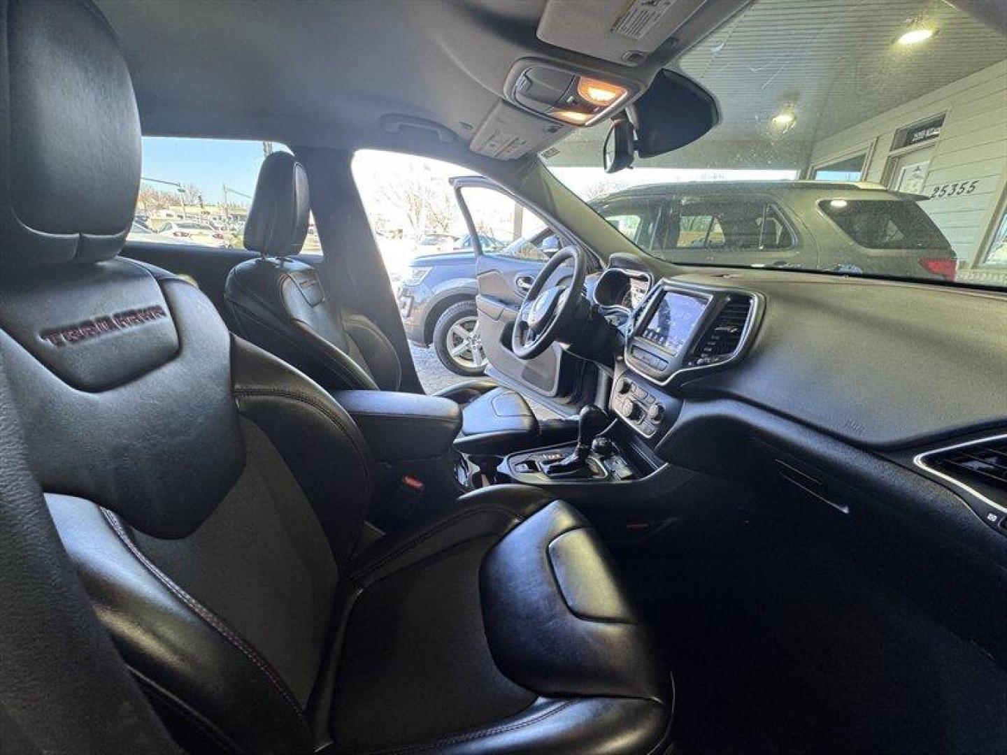 2022 Granite Crystal Metallic Clear Coat Jeep Cherokee Trailhawk (1C4PJMBX7ND) with an 3.2L V6 271hp 239ft. lbs. engine, Automatic transmission, located at 25355 Eames Street, Channahon, IL, 60410, (815) 467-1807, 41.429108, -88.228432 - **2022 Jeep Cherokee Trailhawk A Masterpiece of Off-Road Prowess and Urban Elegance** Step into the realm of adventure with the breathtaking 2022 Jeep Cherokee Trailhawk, a vehicle that seamlessly marries rugged off-road capability with sophisticated urban style. Dressed in the striking Granite Cr - Photo#15