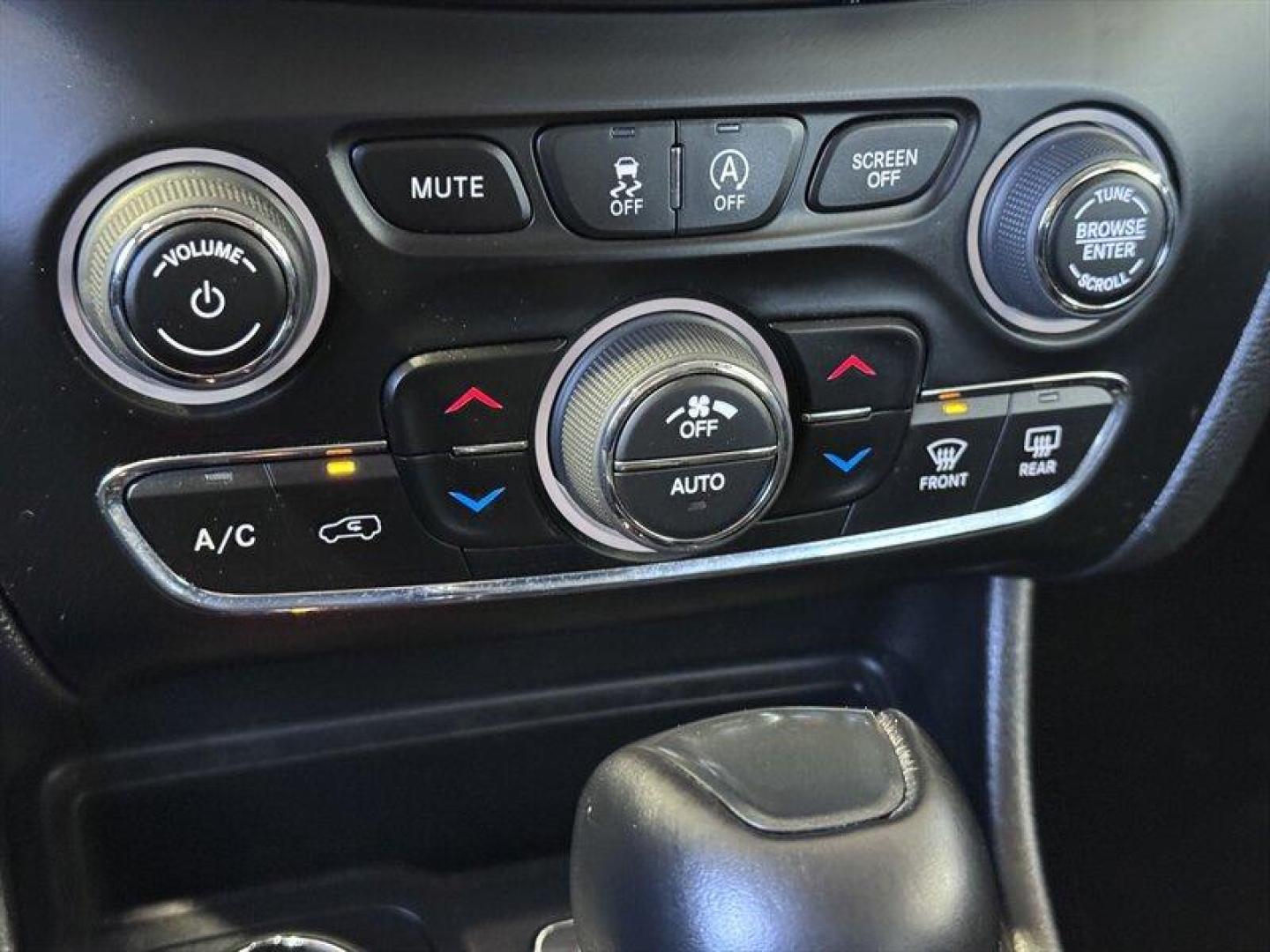 2022 Granite Crystal Metallic Clear Coat Jeep Cherokee Trailhawk (1C4PJMBX7ND) with an 3.2L V6 271hp 239ft. lbs. engine, Automatic transmission, located at 25355 Eames Street, Channahon, IL, 60410, (815) 467-1807, 41.429108, -88.228432 - **2022 Jeep Cherokee Trailhawk A Masterpiece of Off-Road Prowess and Urban Elegance** Step into the realm of adventure with the breathtaking 2022 Jeep Cherokee Trailhawk, a vehicle that seamlessly marries rugged off-road capability with sophisticated urban style. Dressed in the striking Granite Cr - Photo#19