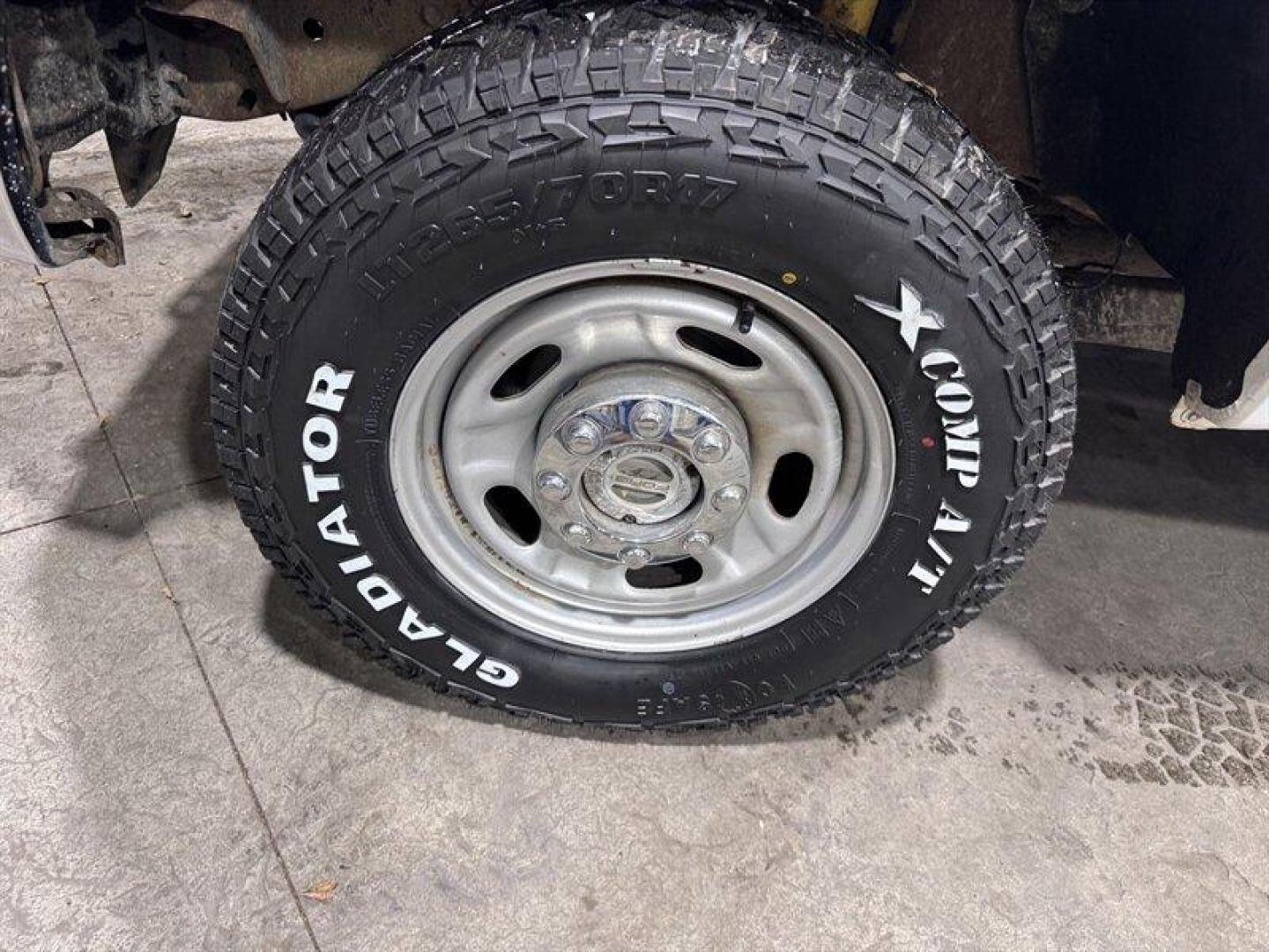 2015 Oxford White Ford F-250 XL (1FTBF2B68FE) with an 6.2L Flex Fuel V8 385hp 405ft. lbs. engine, Automatic transmission, located at 25355 Eames Street, Channahon, IL, 60410, (815) 467-1807, 41.429108, -88.228432 - Introducing the 2015 Ford F-250 Super Duty XLwhere brute strength meets unmatched capability. This beast is powered by a robust 6.2L Flex Fuel V8 engine that churns out an impressive 385 horsepower and a staggering 405 lb-ft of torque. Whether you're towing heavy loads or conquering rugged terrain, - Photo#9