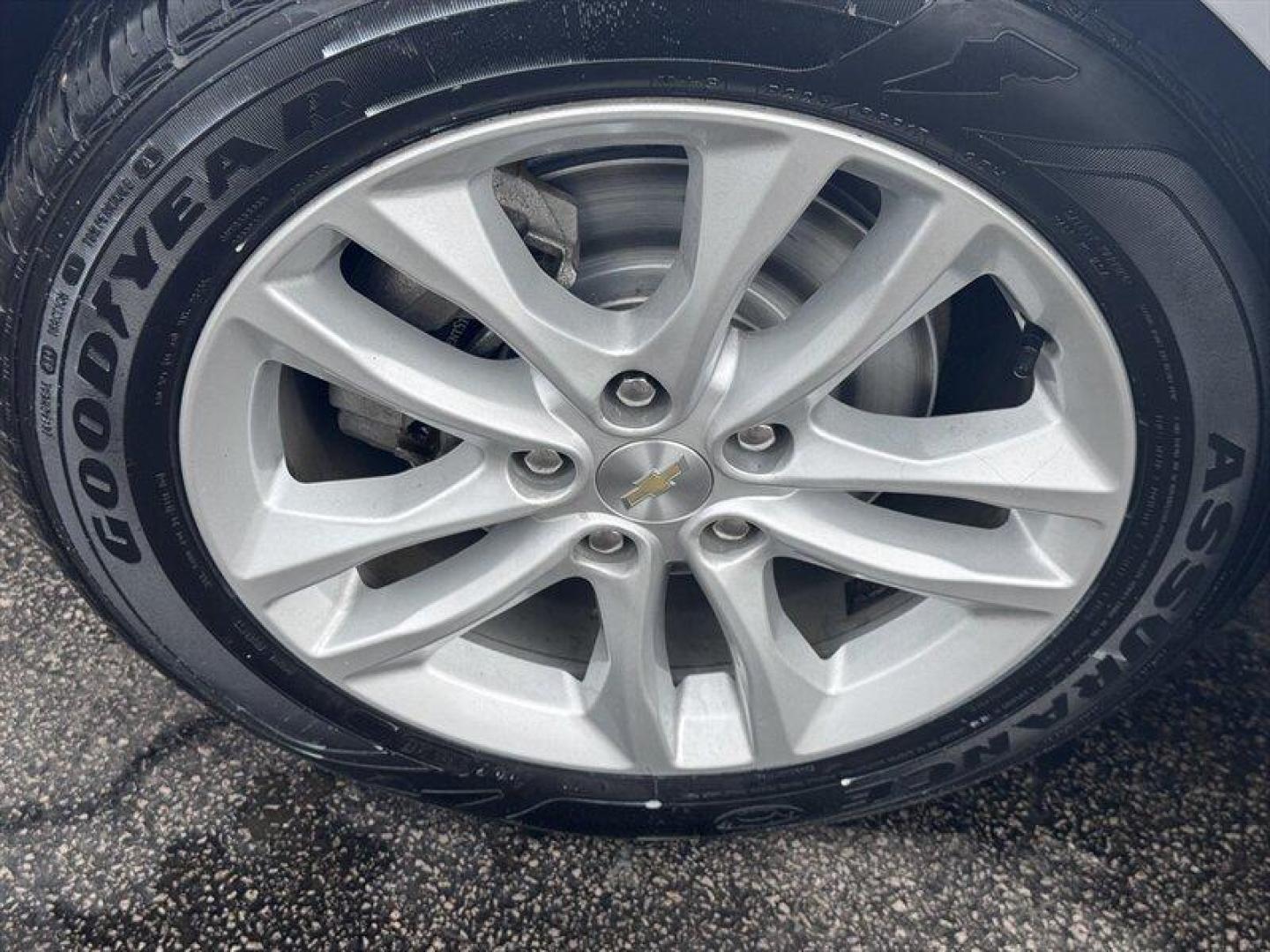 2018 Silver Ice Metallic Chevrolet Malibu LT (1G1ZD5STXJF) with an Ecotec 1.5L Turbo I4 160hp 184ft. lbs. engine, Automatic transmission, located at 25355 Eames Street, Channahon, IL, 60410, (815) 467-1807, 41.429108, -88.228432 - Introducing the 2018 Chevrolet Malibu LT, a sophisticated sedan that combines performance, efficiency, and style. With an impressive Ecotec 1.5L Turbocharged Inline-4 engine, this vehicle produces 160 horsepower and 184 lb-ft of torque, providing a dynamic driving experience that balances power and - Photo#9