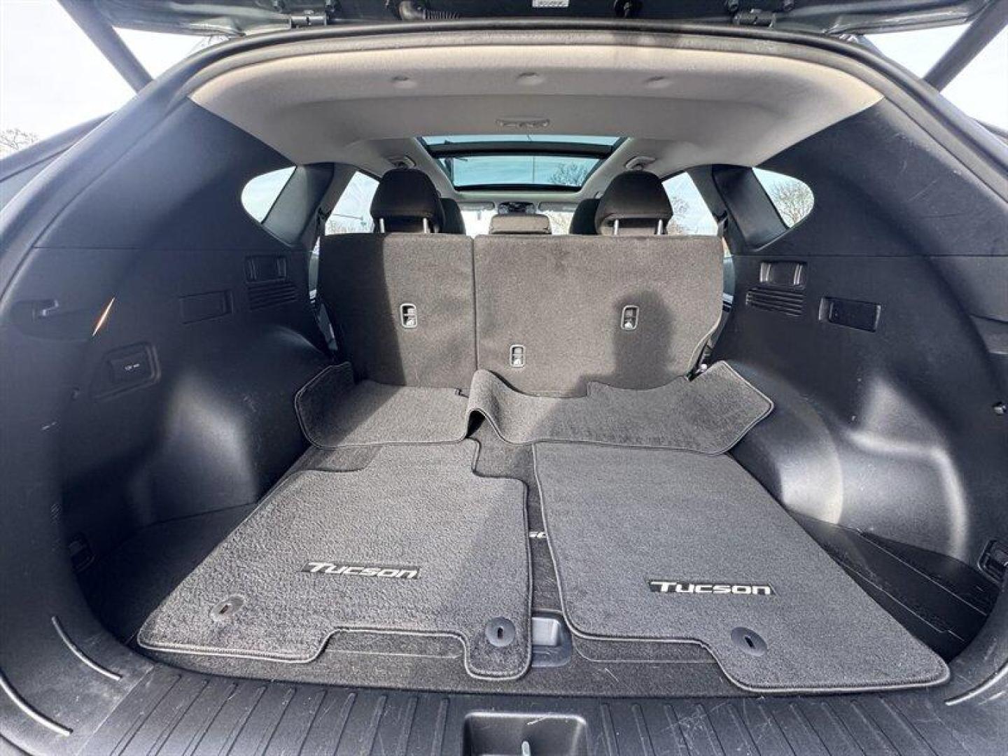 2022 Amazon Gray Hyundai TUCSON Hybrid SEL Convenience (KM8JFCA11NU) with an 1.6L Hybrid Turbo I4 226hp 258ft. lbs. engine, Automatic transmission, located at 25355 Eames Street, Channahon, IL, 60410, (815) 467-1807, 41.429108, -88.228432 - Photo#13