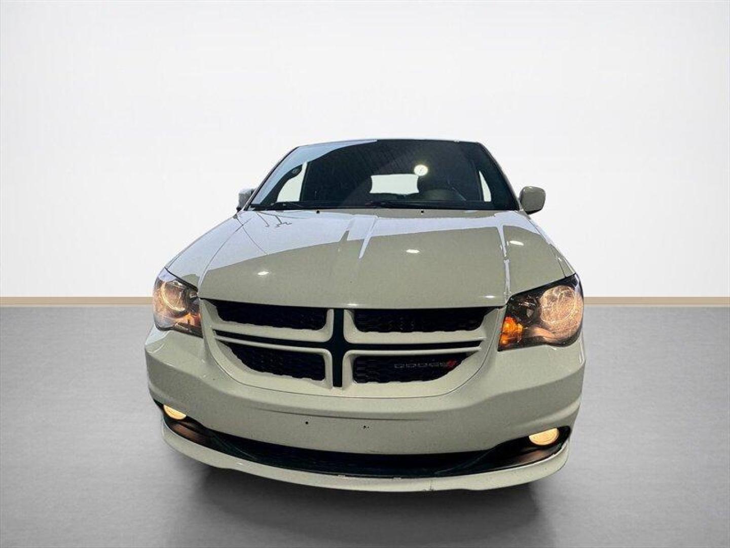 2020 White Knuckle Clear Coat Dodge Grand Caravan GT (2C4RDGEGXLR) with an Pentastar 3.6L Flex Fuel V6 283hp 260ft. lbs. engine, Automatic transmission, located at 25355 Eames Street, Channahon, IL, 60410, (815) 467-1807, 41.429108, -88.228432 - This 2020 Dodge Grand Caravan GT is a well-cared-for, local trade that perfectly combines comfort, convenience, and versatility making it an ideal choice for families, commuters, or anyone who needs a vehicle that adapts to every aspect of daily life. Under the hood, the Grand Caravan GT delivers - Photo#8