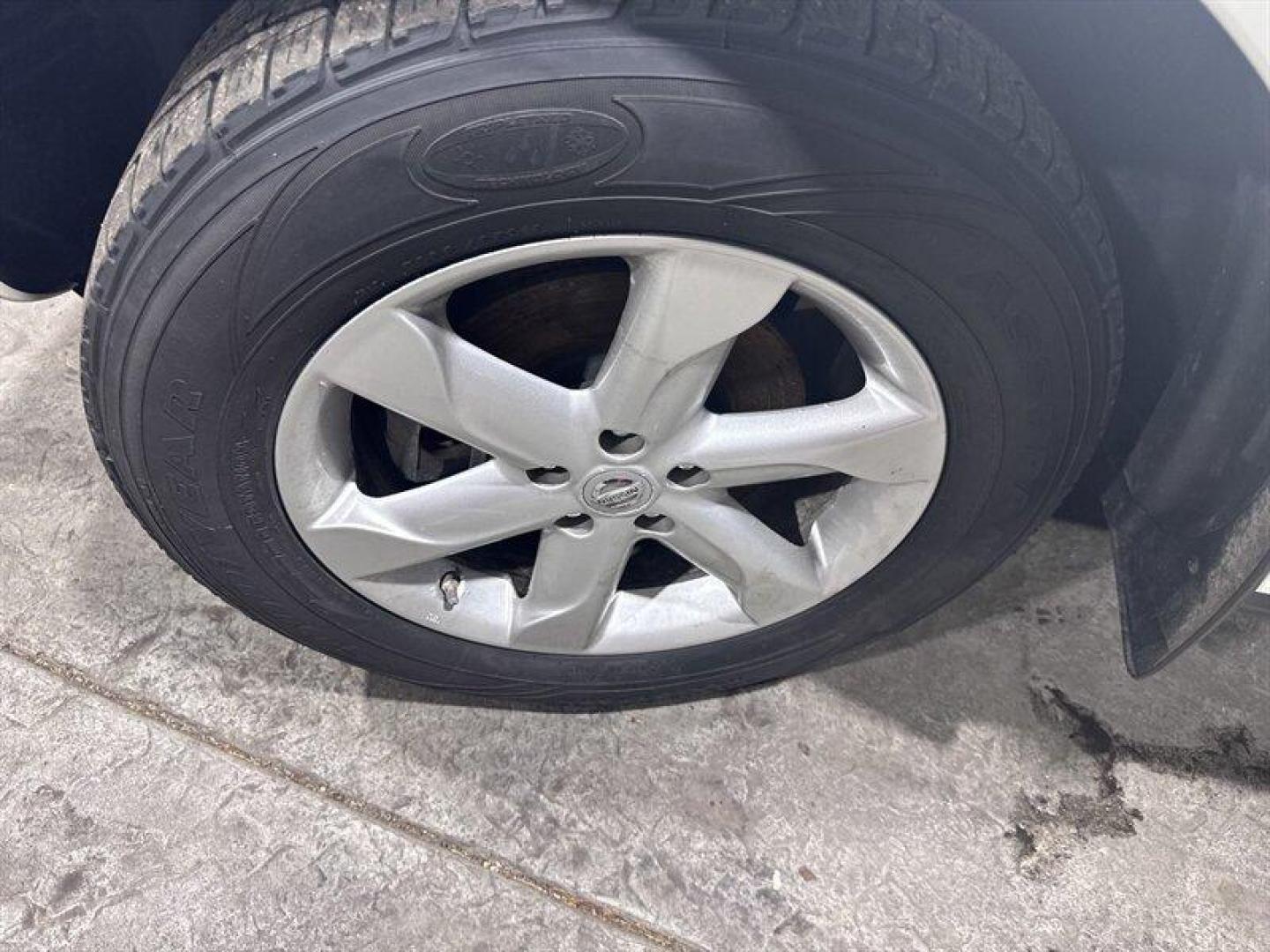 2009 Glacier Pearl Nissan Murano SL (JN8AZ18W29W) with an 3.5L V6 265hp 248ft. lbs. engine, Automatic transmission, located at 25355 Eames Street, Channahon, IL, 60410, (815) 467-1807, 41.429108, -88.228432 - This 2009 Nissan Murano SL is a local trade and comes loaded with options, including heated leather seats and a sunroof, offering comfort and style. Please note: this vehicle is being sold as-is, as shown, and we did not inspect it. It needs tires, brakes, suspension links, assuming some suspension - Photo#9