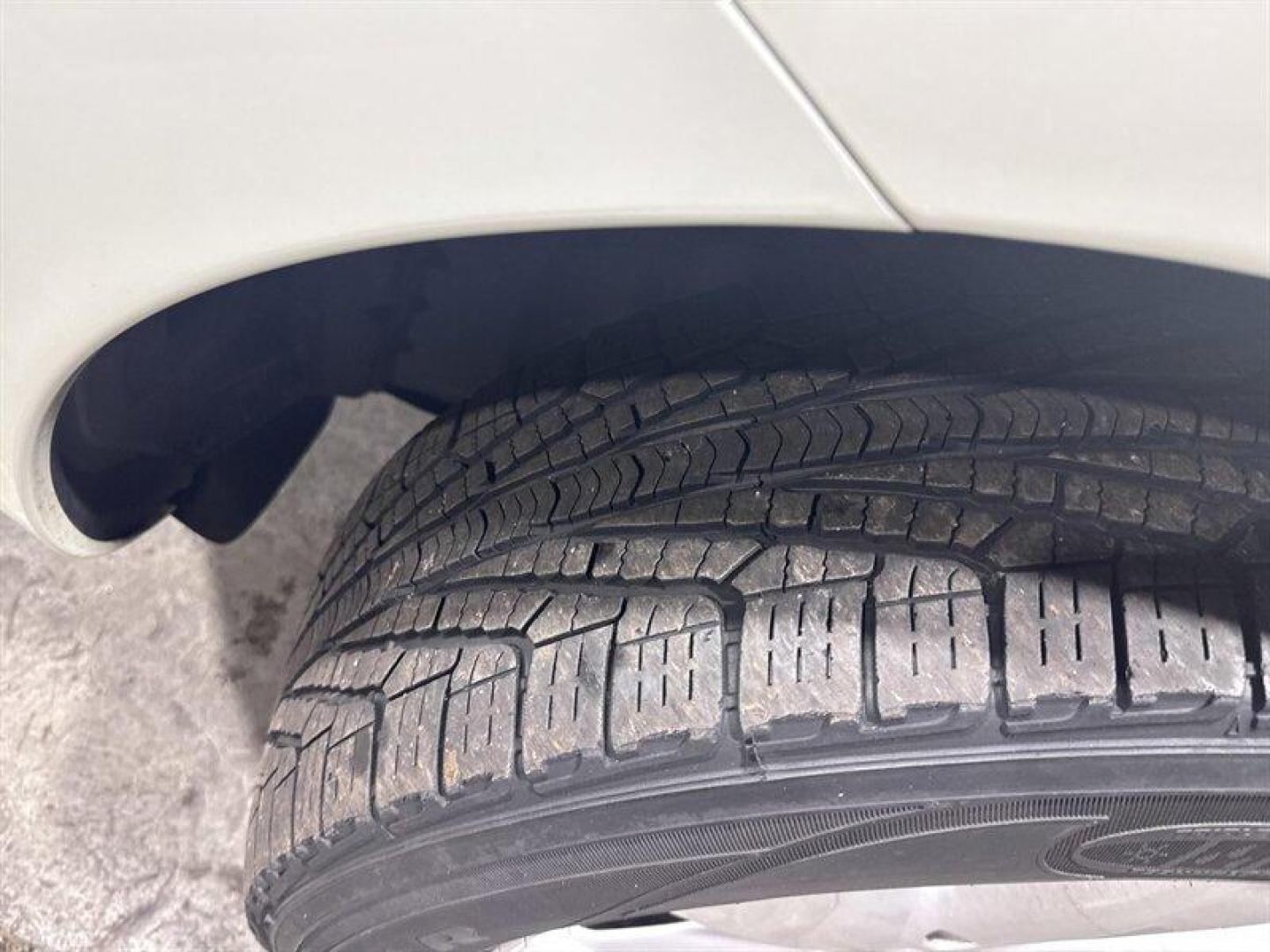 2009 Glacier Pearl Nissan Murano SL (JN8AZ18W29W) with an 3.5L V6 265hp 248ft. lbs. engine, Automatic transmission, located at 25355 Eames Street, Channahon, IL, 60410, (815) 467-1807, 41.429108, -88.228432 - This 2009 Nissan Murano SL is a local trade and comes loaded with options, including heated leather seats and a sunroof, offering comfort and style. Please note: this vehicle is being sold as-is, as shown, and we did not inspect it. It needs tires, brakes, suspension links, assuming some suspension - Photo#10