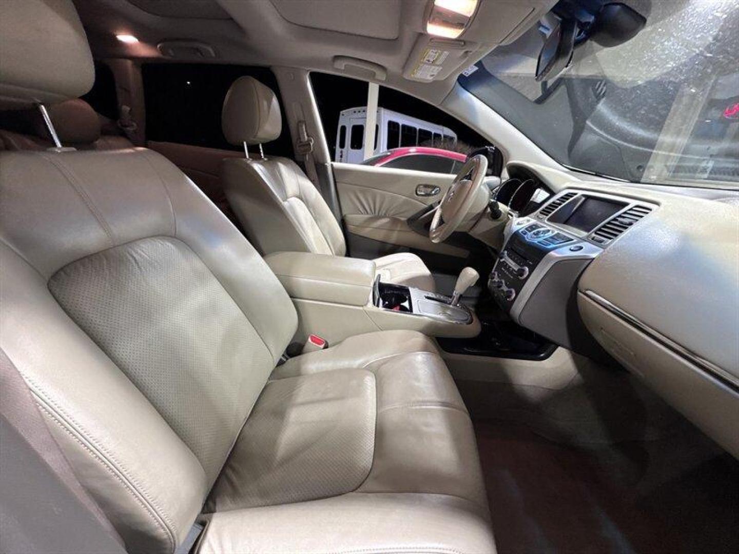 2009 Glacier Pearl Nissan Murano SL (JN8AZ18W29W) with an 3.5L V6 265hp 248ft. lbs. engine, Automatic transmission, located at 25355 Eames Street, Channahon, IL, 60410, (815) 467-1807, 41.429108, -88.228432 - This 2009 Nissan Murano SL is a local trade and comes loaded with options, including heated leather seats and a sunroof, offering comfort and style. Please note: this vehicle is being sold as-is, as shown, and we did not inspect it. It needs tires, brakes, suspension links, assuming some suspension - Photo#15