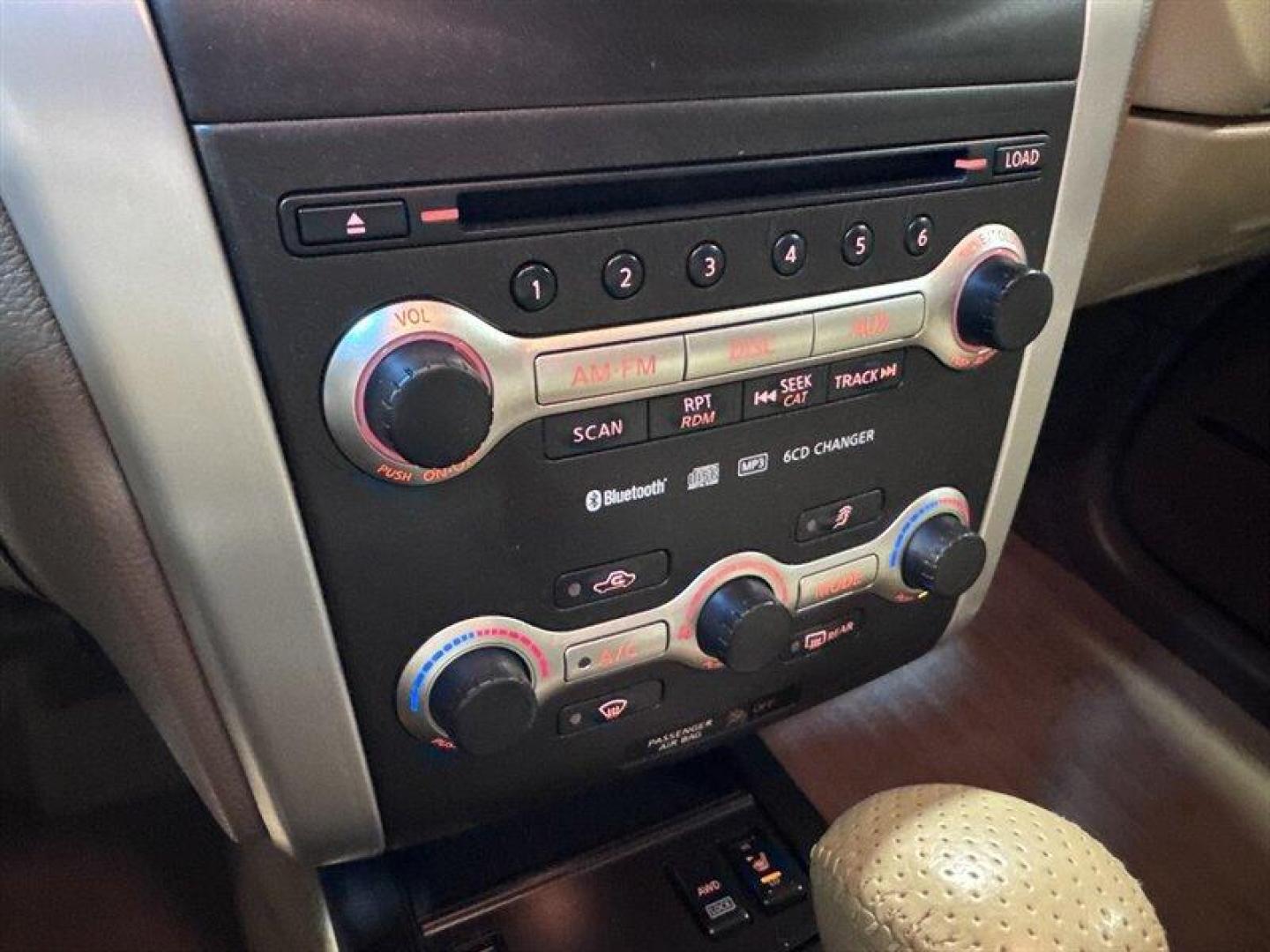 2009 Glacier Pearl Nissan Murano SL (JN8AZ18W29W) with an 3.5L V6 265hp 248ft. lbs. engine, Automatic transmission, located at 25355 Eames Street, Channahon, IL, 60410, (815) 467-1807, 41.429108, -88.228432 - This 2009 Nissan Murano SL is a local trade and comes loaded with options, including heated leather seats and a sunroof, offering comfort and style. Please note: this vehicle is being sold as-is, as shown, and we did not inspect it. It needs tires, brakes, suspension links, assuming some suspension - Photo#23