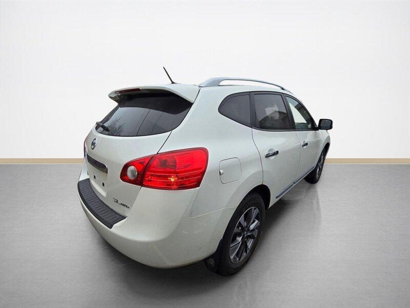 2011 Pearl White Nissan Rogue SV (JN8AS5MV7BW) with an 2.5L I4 170hp 175ft. lbs. engine, Automatic transmission, located at 25355 Eames Street, Channahon, IL, 60410, (815) 467-1807, 41.429108, -88.228432 - Local trade 2011 Nissan Rogue being offered at wholesale price and sold AS-IS, AS SHOWN. This vehicle is NOT being inspected and may need mechanical or cosmetic work. Salvage title priced accordingly. Please review all photos carefully and come see the vehicle in person before purchasing. This Ro - Photo#3