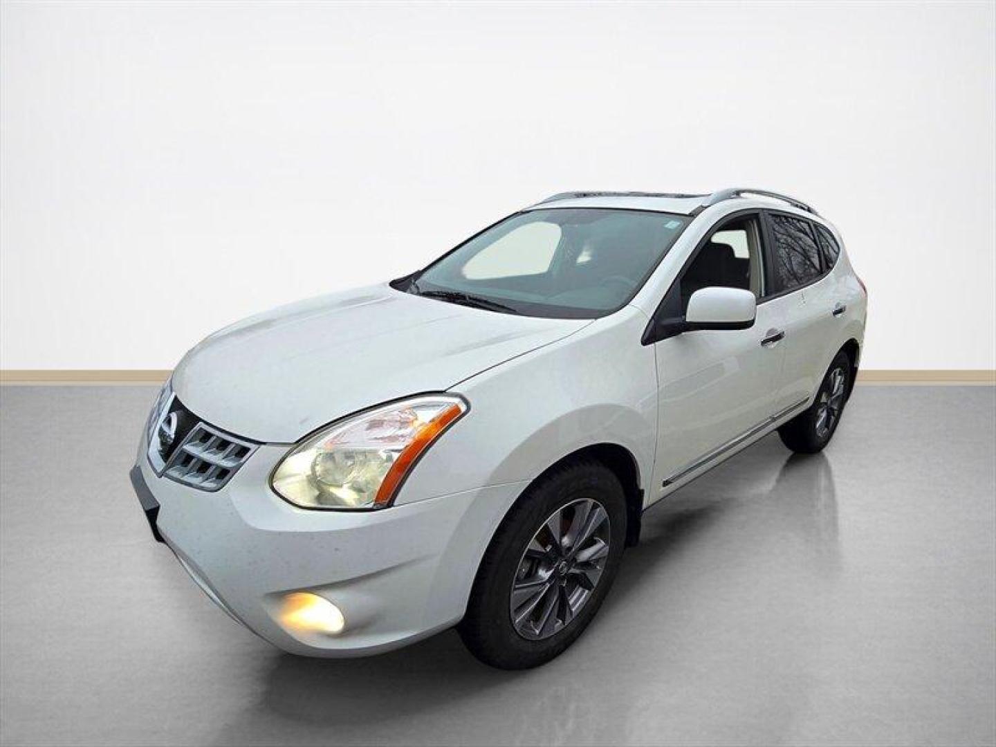 2011 Pearl White Nissan Rogue SV (JN8AS5MV7BW) with an 2.5L I4 170hp 175ft. lbs. engine, Automatic transmission, located at 25355 Eames Street, Channahon, IL, 60410, (815) 467-1807, 41.429108, -88.228432 - Local trade 2011 Nissan Rogue being offered at wholesale price and sold AS-IS, AS SHOWN. This vehicle is NOT being inspected and may need mechanical or cosmetic work. Salvage title priced accordingly. Please review all photos carefully and come see the vehicle in person before purchasing. This Ro - Photo#7