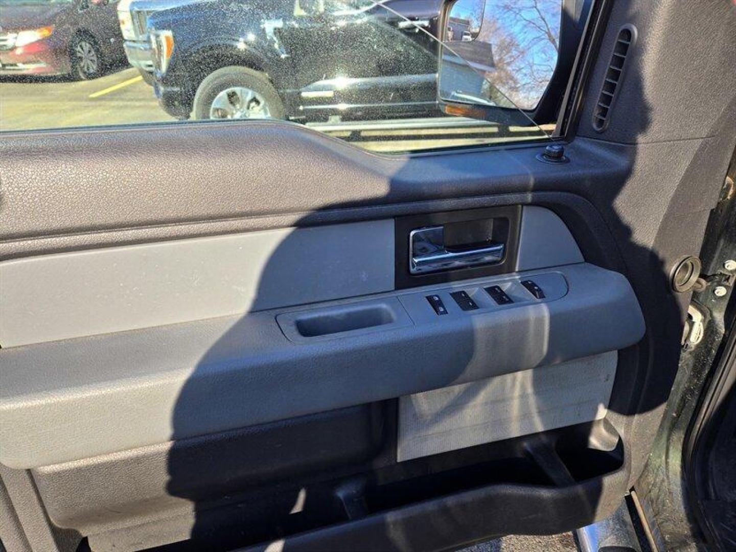 2013 Green Gem Metallic Ford F-150 XLT (1FTFW1EF5DF) with an 5.0L Flex Fuel V8 360hp 380ft. lbs. engine, Automatic transmission, located at 25355 Eames Street, Channahon, IL, 60410, (815) 467-1807, 41.429108, -88.228432 - This 2013 Ford F-150 Crew Cab 4x4 with the 5.0L V8 is a local trade being offered at a true wholesale price and is being sold AS IS / AS SHOWN. This truck is priced accordingly and is intended for a buyer who understands what an AS-IS wholesale vehicle means. The 5.0L V8 is known for strong perform - Photo#10