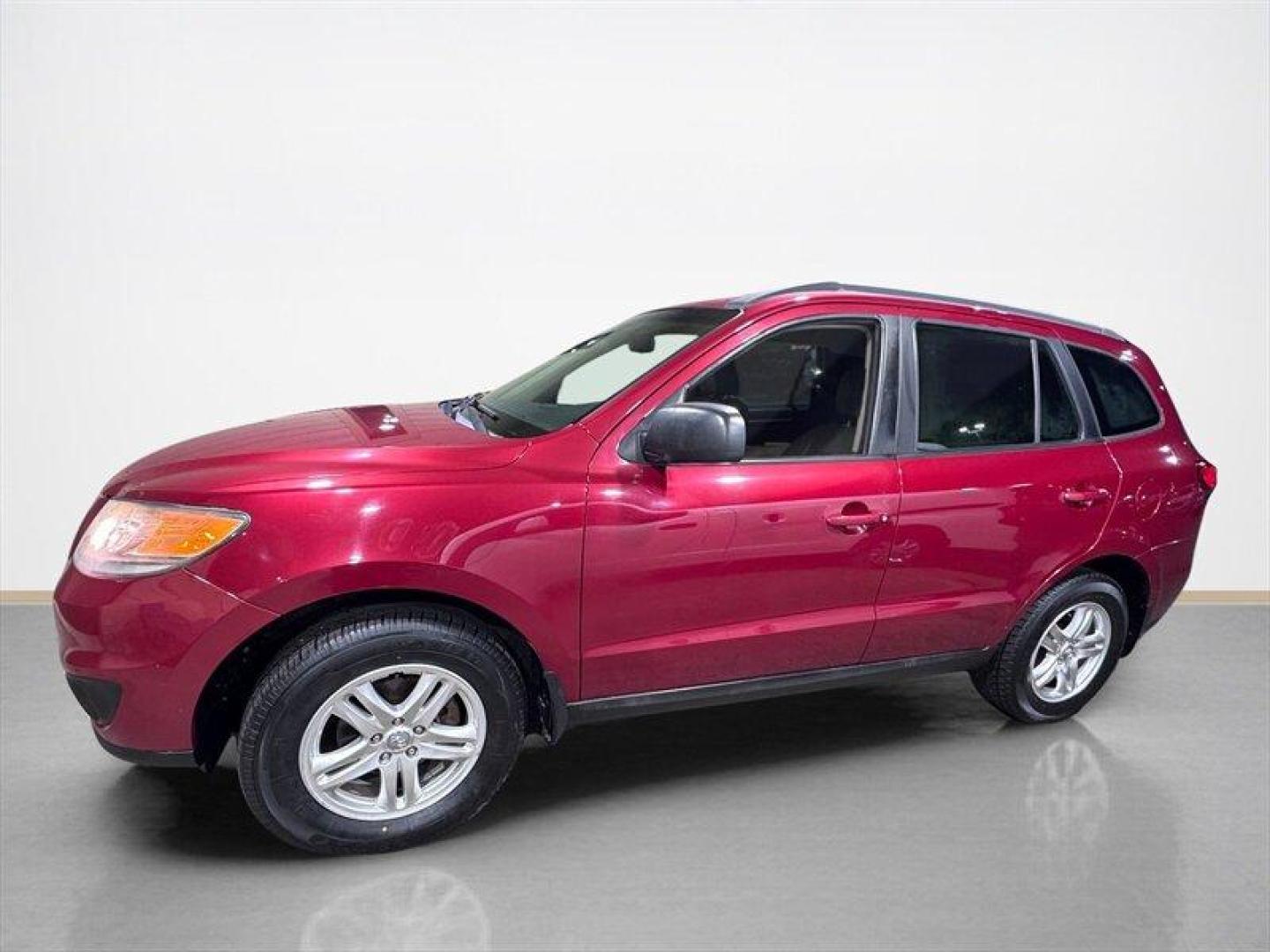 2012 Sierra Red Hyundai SANTA FE GLS (5XYZG3AB0CG) with an 2.4L I4 175hp 169ft. lbs. engine, Automatic transmission, located at 25355 Eames Street, Channahon, IL, 60410, (815) 467-1807, 41.429108, -88.228432 - 2012 Hyundai Santa Fe Local Trade Being sold AS IS, AS SHOWN and we are not inspecting this vehicle. A solid option for a first-time driver or commuter car looking for an affordable SUV. Price does not include taxes, title, registration, or documentation fees. - Photo#6