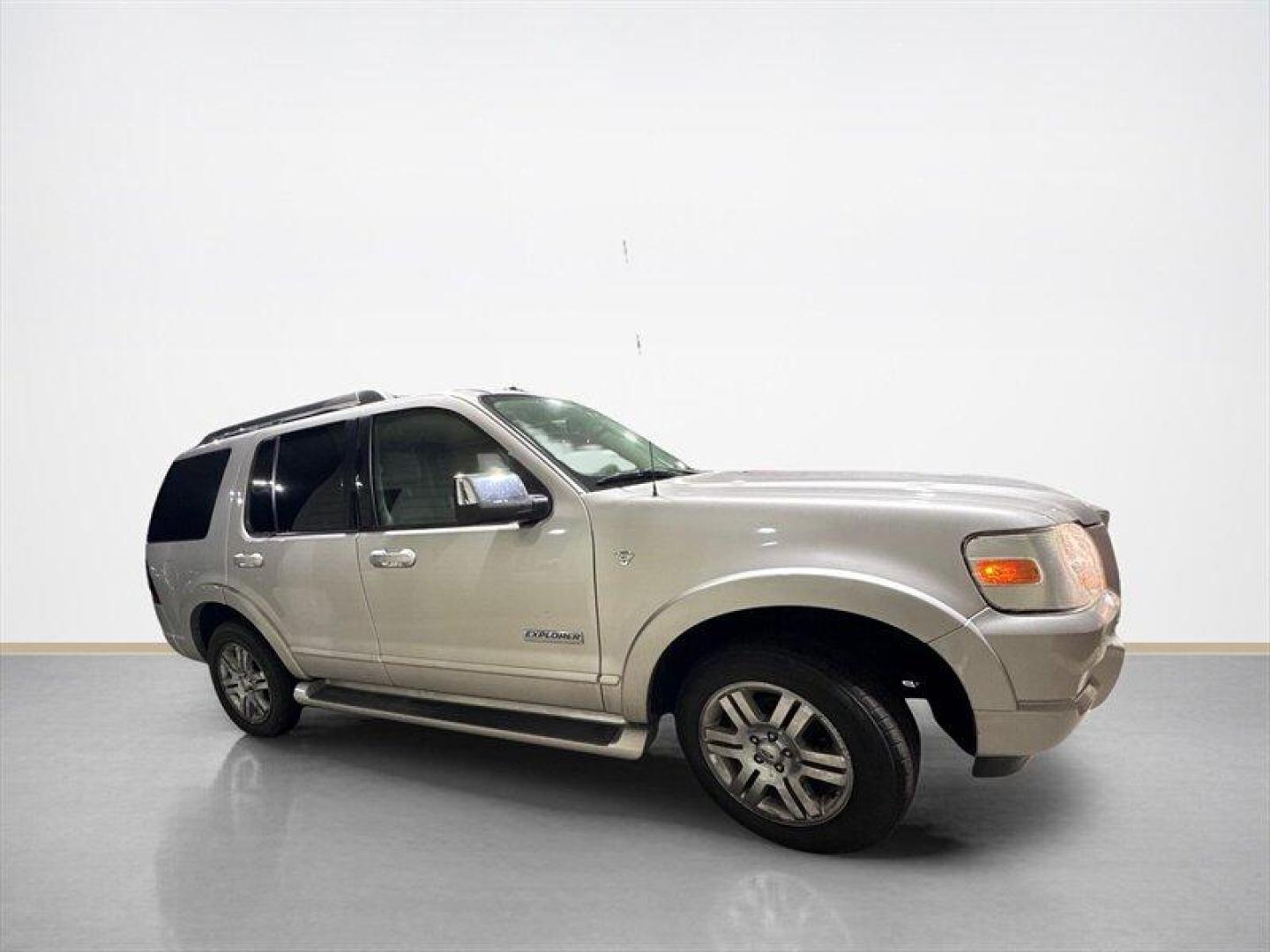 2007 Silver Ford Explorer Limited (1FMEU75817U) with an 4.6L V8 292hp 300ft. lbs. engine, Automatic transmission, located at 25355 Eames Street, Channahon, IL, 60410, (815) 467-1807, 41.429108, -88.228432 - This 2007 Ford Explorer Limited 4x4 is a local trade powered by the V8, offering solid capability and room for the whole crew. It comes equipped with heated leather seats, a sunroof, and 7-passenger seating, making it a well-optioned SUV for its age. Please note: this vehicle is being sold as-is, a - Photo#1