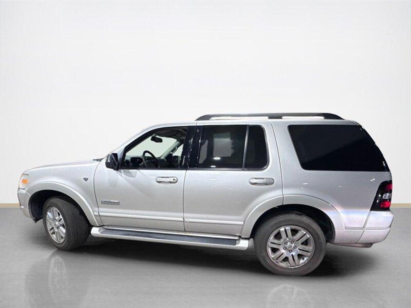 2007 Silver Ford Explorer Limited (1FMEU75817U) with an 4.6L V8 292hp 300ft. lbs. engine, Automatic transmission, located at 25355 Eames Street, Channahon, IL, 60410, (815) 467-1807, 41.429108, -88.228432 - This 2007 Ford Explorer Limited 4x4 is a local trade powered by the V8, offering solid capability and room for the whole crew. It comes equipped with heated leather seats, a sunroof, and 7-passenger seating, making it a well-optioned SUV for its age. Please note: this vehicle is being sold as-is, a - Photo#6