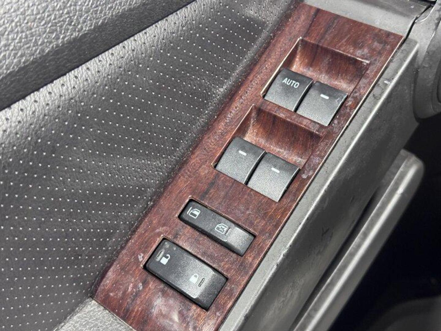 2007 Silver Ford Explorer Limited (1FMEU75817U) with an 4.6L V8 292hp 300ft. lbs. engine, Automatic transmission, located at 25355 Eames Street, Channahon, IL, 60410, (815) 467-1807, 41.429108, -88.228432 - This 2007 Ford Explorer Limited 4x4 is a local trade powered by the V8, offering solid capability and room for the whole crew. It comes equipped with heated leather seats, a sunroof, and 7-passenger seating, making it a well-optioned SUV for its age. Please note: this vehicle is being sold as-is, a - Photo#16