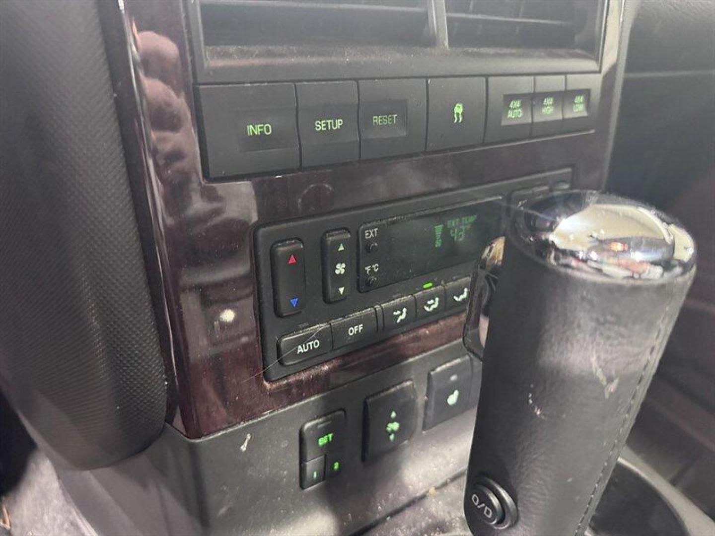 2007 Silver Ford Explorer Limited (1FMEU75817U) with an 4.6L V8 292hp 300ft. lbs. engine, Automatic transmission, located at 25355 Eames Street, Channahon, IL, 60410, (815) 467-1807, 41.429108, -88.228432 - This 2007 Ford Explorer Limited 4x4 is a local trade powered by the V8, offering solid capability and room for the whole crew. It comes equipped with heated leather seats, a sunroof, and 7-passenger seating, making it a well-optioned SUV for its age. Please note: this vehicle is being sold as-is, a - Photo#19