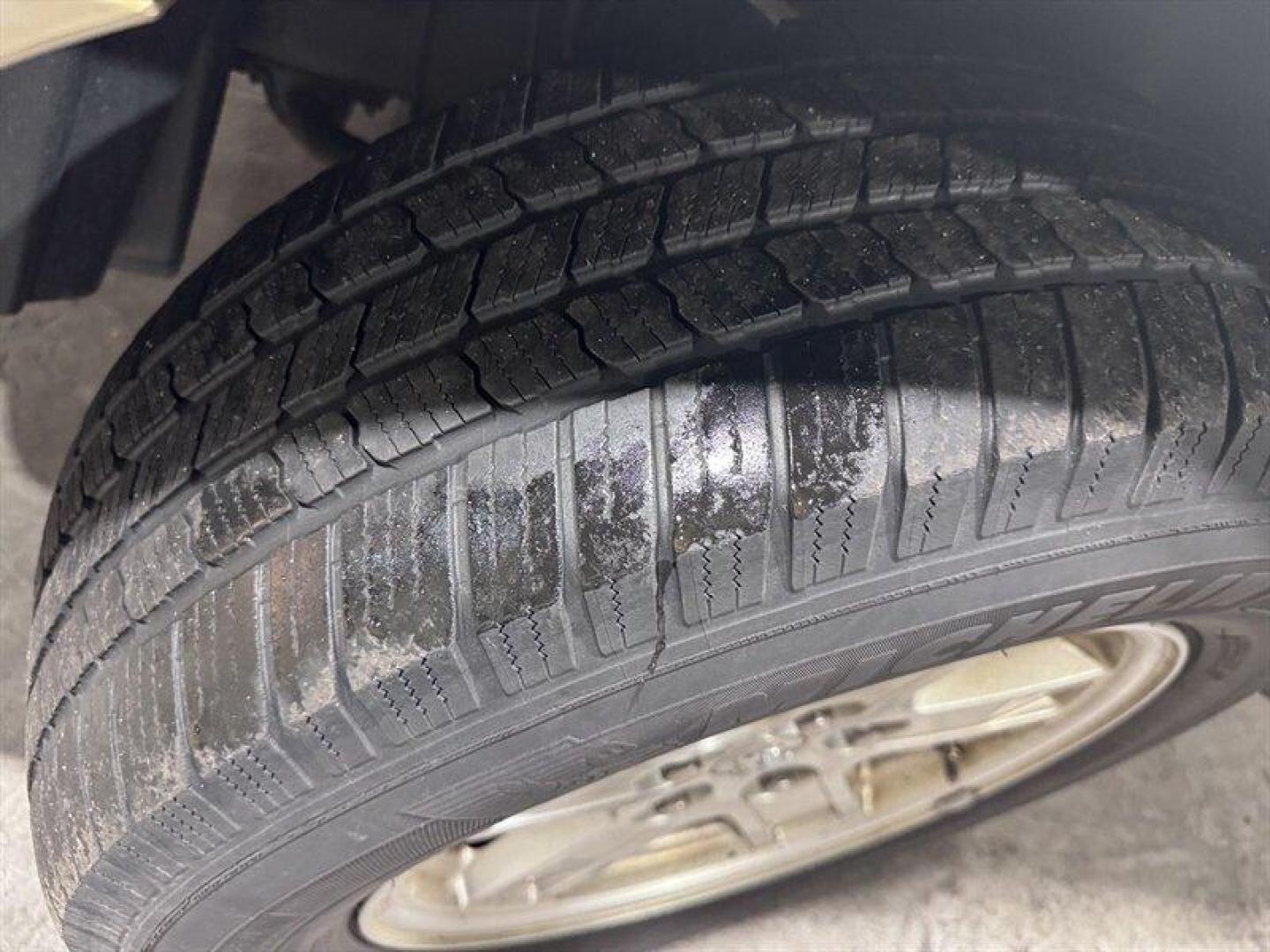 2008 Tan Dodge Durango SLT (1D8HB48N18F) with an Magnum 4.7L V8 303hp 330ft. lbs. engine, Automatic transmission, located at 25355 Eames Street, Channahon, IL, 60410, (815) 467-1807, 41.429108, -88.228432 - This 2008 Dodge Durango SLT 4x4 is a local trade that runs and drives and offers 7-passenger seating with the capability of 4x4 when you need it. Please note: the body is in rough shape, and this vehicle is being sold as-is, as shown. We are not inspecting it, and it is priced accordingly for someo - Photo#9