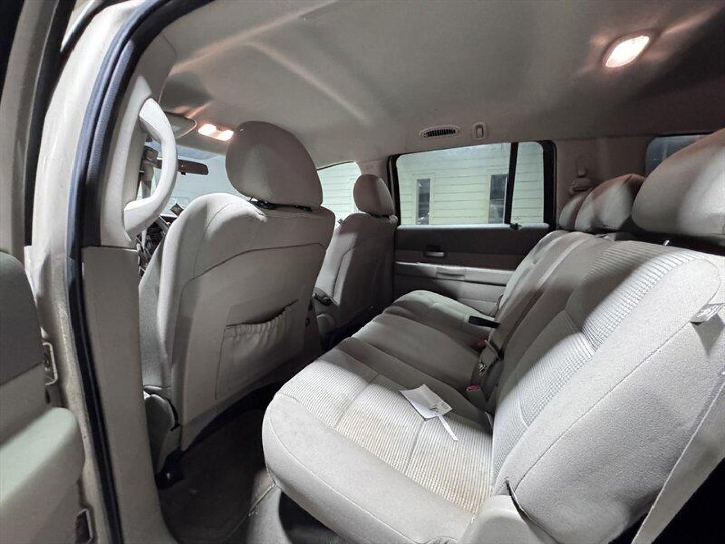 2008 Tan Dodge Durango SLT (1D8HB48N18F) with an Magnum 4.7L V8 303hp 330ft. lbs. engine, Automatic transmission, located at 25355 Eames Street, Channahon, IL, 60410, (815) 467-1807, 41.429108, -88.228432 - This 2008 Dodge Durango SLT 4x4 is a local trade that runs and drives and offers 7-passenger seating with the capability of 4x4 when you need it. Please note: the body is in rough shape, and this vehicle is being sold as-is, as shown. We are not inspecting it, and it is priced accordingly for someo - Photo#11