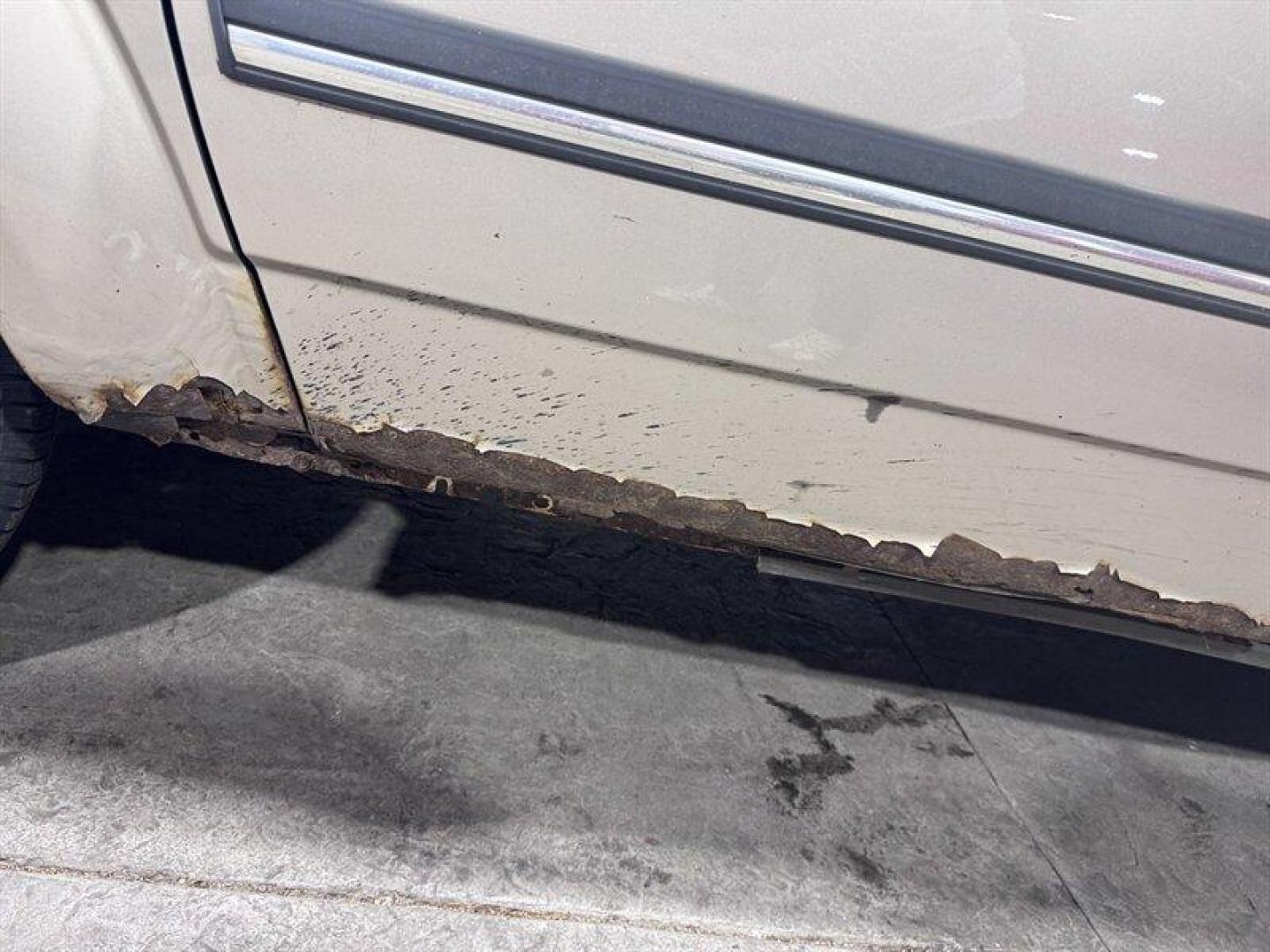 2008 Tan Dodge Durango SLT (1D8HB48N18F) with an Magnum 4.7L V8 303hp 330ft. lbs. engine, Automatic transmission, located at 25355 Eames Street, Channahon, IL, 60410, (815) 467-1807, 41.429108, -88.228432 - This 2008 Dodge Durango SLT 4x4 is a local trade that runs and drives and offers 7-passenger seating with the capability of 4x4 when you need it. Please note: the body is in rough shape, and this vehicle is being sold as-is, as shown. We are not inspecting it, and it is priced accordingly for someo - Photo#21