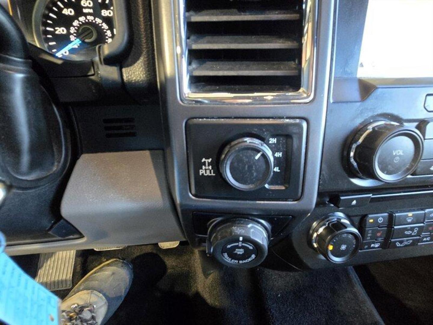 2017 Lightning Blue Ford F-150 XLT (1FTEW1EG8HF) with an EcoBoost 3.5L Twin Turbo V6 375hp 470ft. lbs. engine, Automatic transmission, located at 25355 Eames Street, Channahon, IL, 60410, (815) 467-1807, 41.429108, -88.228432 - 2017 Ford F-150 XLT Blue Jeans with Magnetic accents exterior, Medium Earth Gray interior. This truck is in excellent overall condition and is powered by the EcoBoost 3.5L twin-turbo V6 producing 375 hp and 470 lb-ft of torque. EPA fuel economy is rated at 17 MPG city and 23 MPG highway, delivering - Photo#16