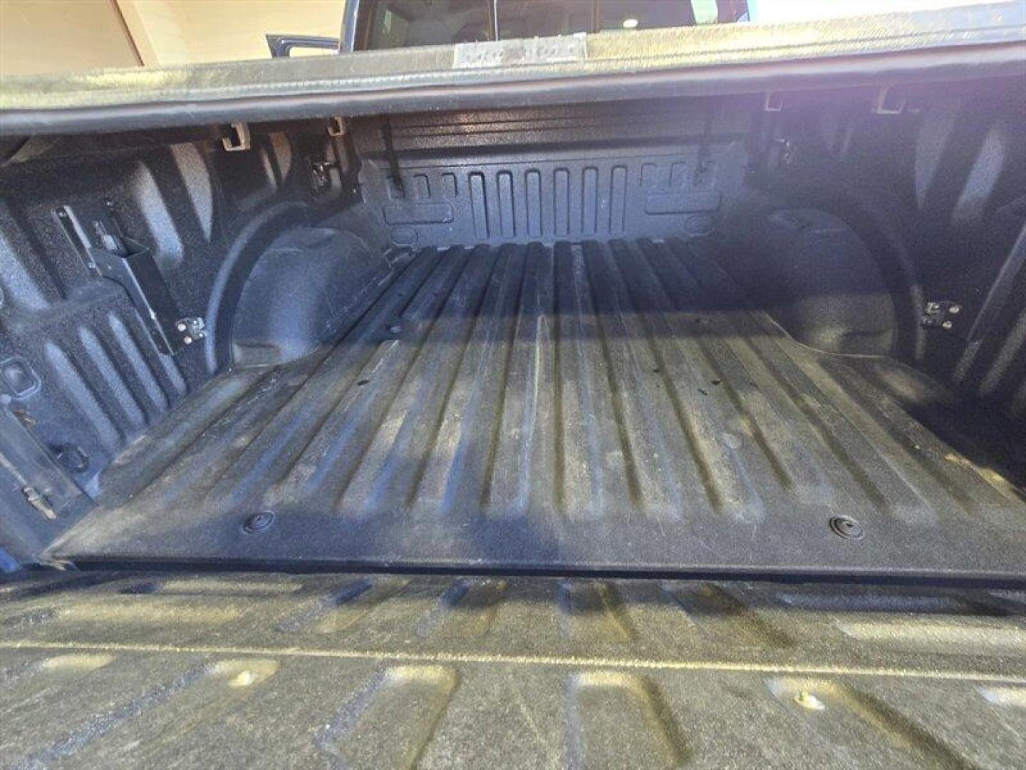 2017 Lightning Blue Ford F-150 XLT (1FTEW1EG8HF) with an EcoBoost 3.5L Twin Turbo V6 375hp 470ft. lbs. engine, Automatic transmission, located at 25355 Eames Street, Channahon, IL, 60410, (815) 467-1807, 41.429108, -88.228432 - 2017 Ford F-150 XLT Blue Jeans with Magnetic accents exterior, Medium Earth Gray interior. This truck is in excellent overall condition and is powered by the EcoBoost 3.5L twin-turbo V6 producing 375 hp and 470 lb-ft of torque. EPA fuel economy is rated at 17 MPG city and 23 MPG highway, delivering - Photo#24