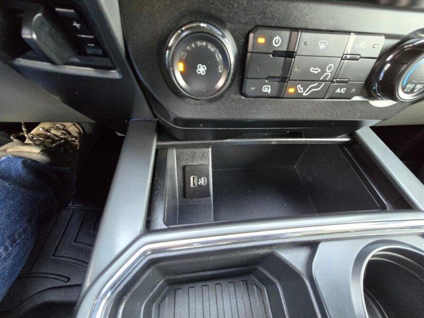 2020 Vermillion Red Ford F-350 XLT (1FT8W3BT1LE) with an Power Stroke 6.7L Biodiesel Turbo V8 475hp 1050ft. engine, Automatic transmission, located at 25355 Eames Street, Channahon, IL, 60410, (815) 467-1807, 41.429108, -88.228432 - Photo#21