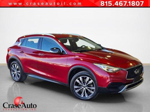 2017 INFINITI QX30 Luxury 