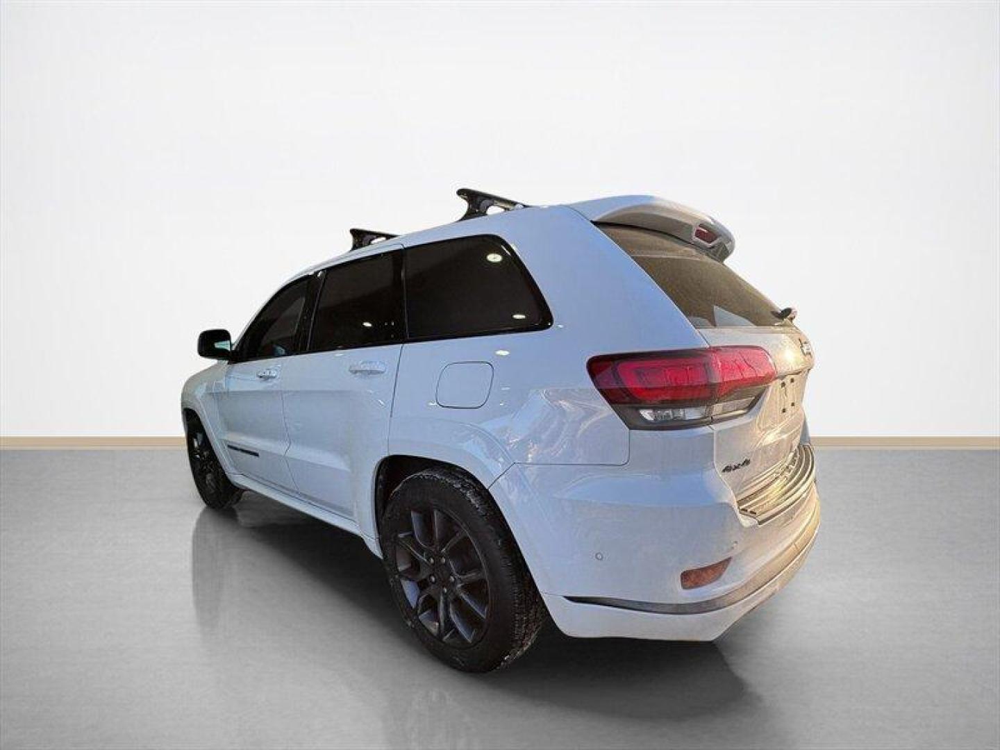 2020 Bright White Clear Coat Jeep Grand Cherokee High Altitude (1C4RJFCT7LC) with an HEMI 5.7L V8 360hp 390ft. lbs. engine, Automatic transmission, located at 25355 Eames Street, Channahon, IL, 60410, (815) 467-1807, 41.429108, -88.228432 - Luxury meets muscle in this 2020 Jeep Grand Cherokee High Altitude. Finished in clean white with blacked-out rims and trim, this SUV looks as strong as it soundsbecause under the hood sits the legendary 5.7L HEMI V8. ???? Loaded with all the bells and whistles, the High Altitude delivers premium co - Photo#5