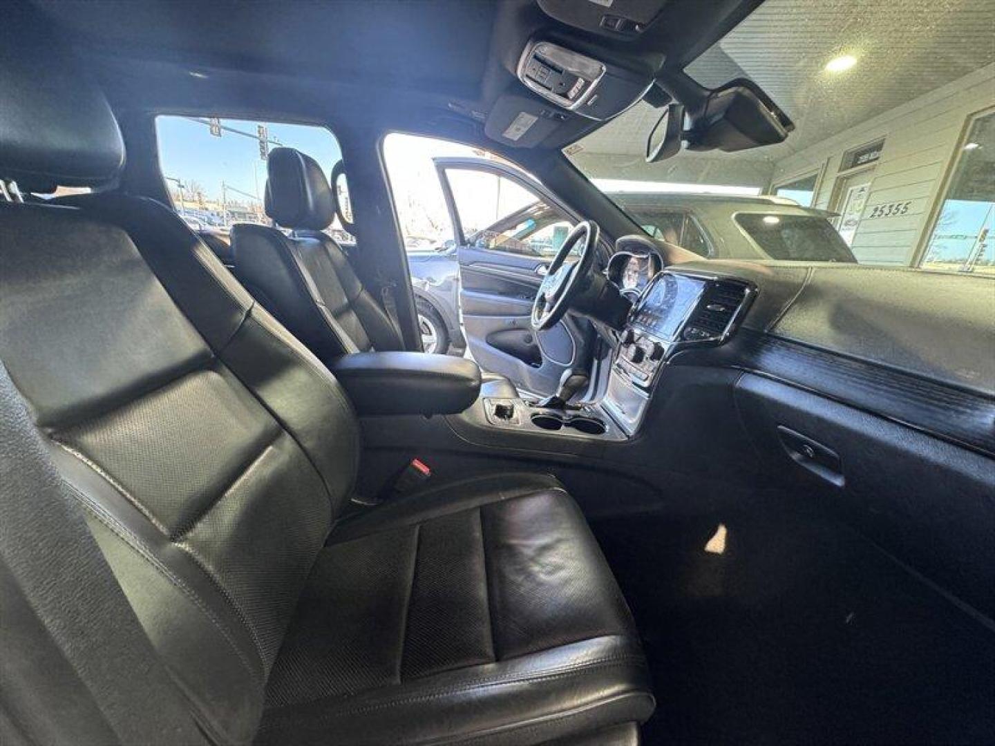 2020 Bright White Clear Coat Jeep Grand Cherokee High Altitude (1C4RJFCT7LC) with an HEMI 5.7L V8 360hp 390ft. lbs. engine, Automatic transmission, located at 25355 Eames Street, Channahon, IL, 60410, (815) 467-1807, 41.429108, -88.228432 - Luxury meets muscle in this 2020 Jeep Grand Cherokee High Altitude. Finished in clean white with blacked-out rims and trim, this SUV looks as strong as it soundsbecause under the hood sits the legendary 5.7L HEMI V8. ???? Loaded with all the bells and whistles, the High Altitude delivers premium co - Photo#14